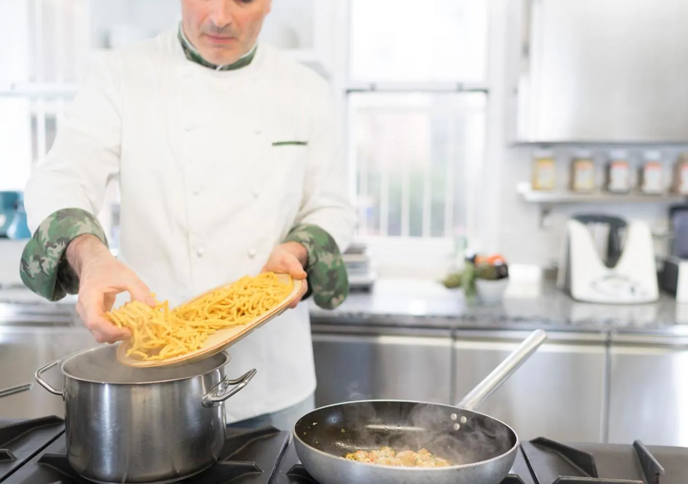 Restaurant/places to eat in Hotel Riviera