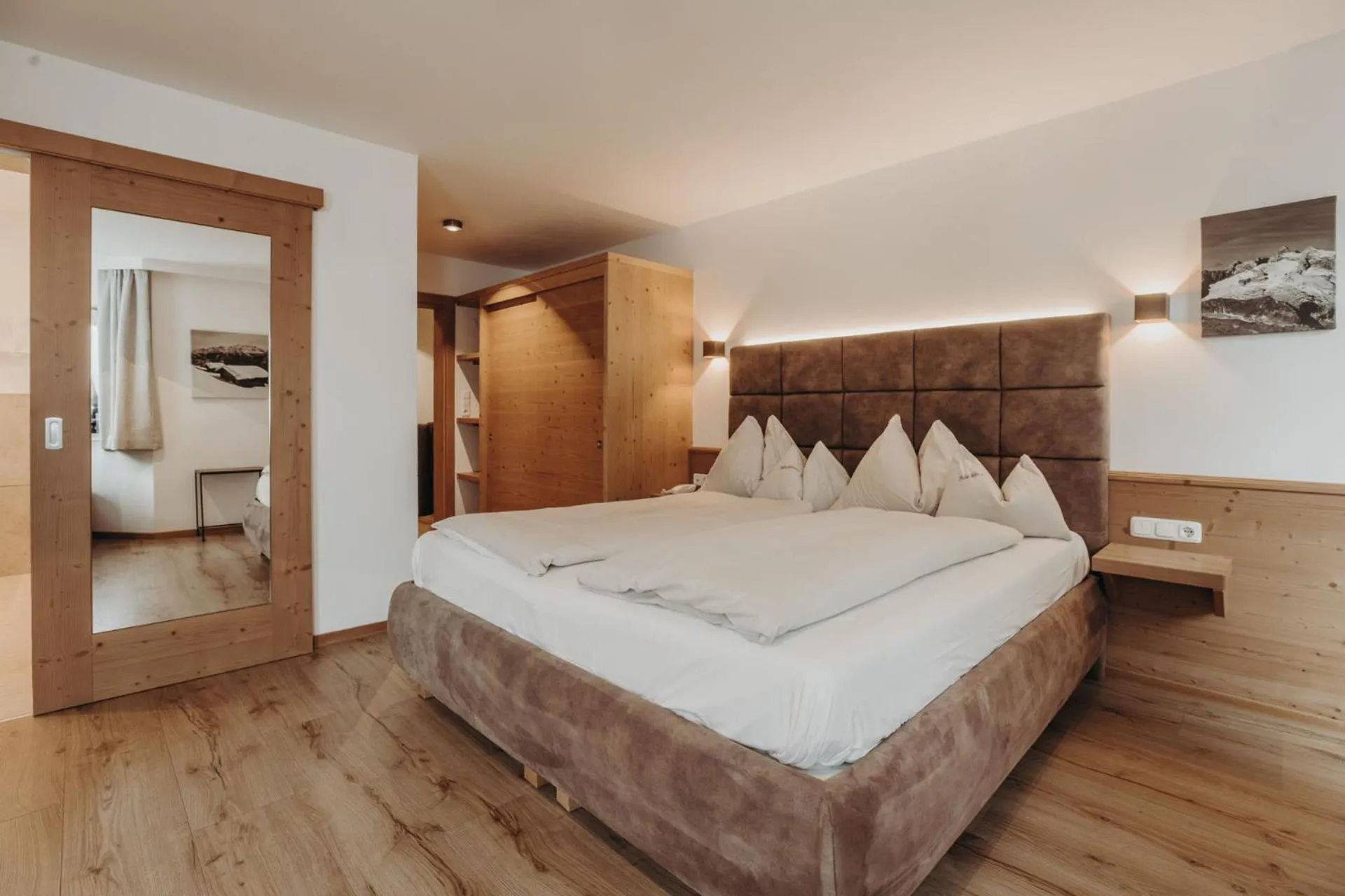 Bed in Habachklause Familien Bauernhof Resort