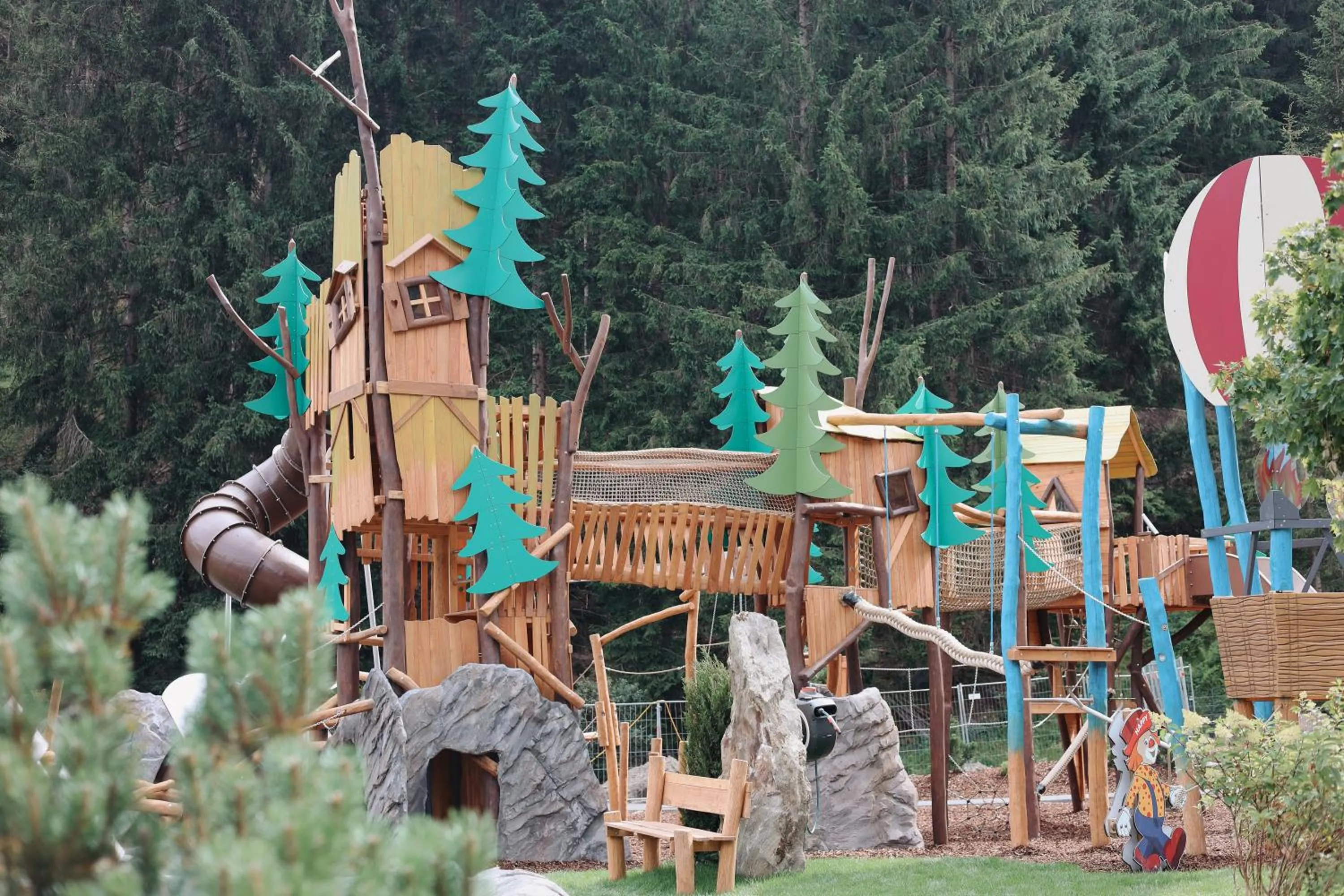 Children play ground in Habachklause Familien Bauernhof Resort