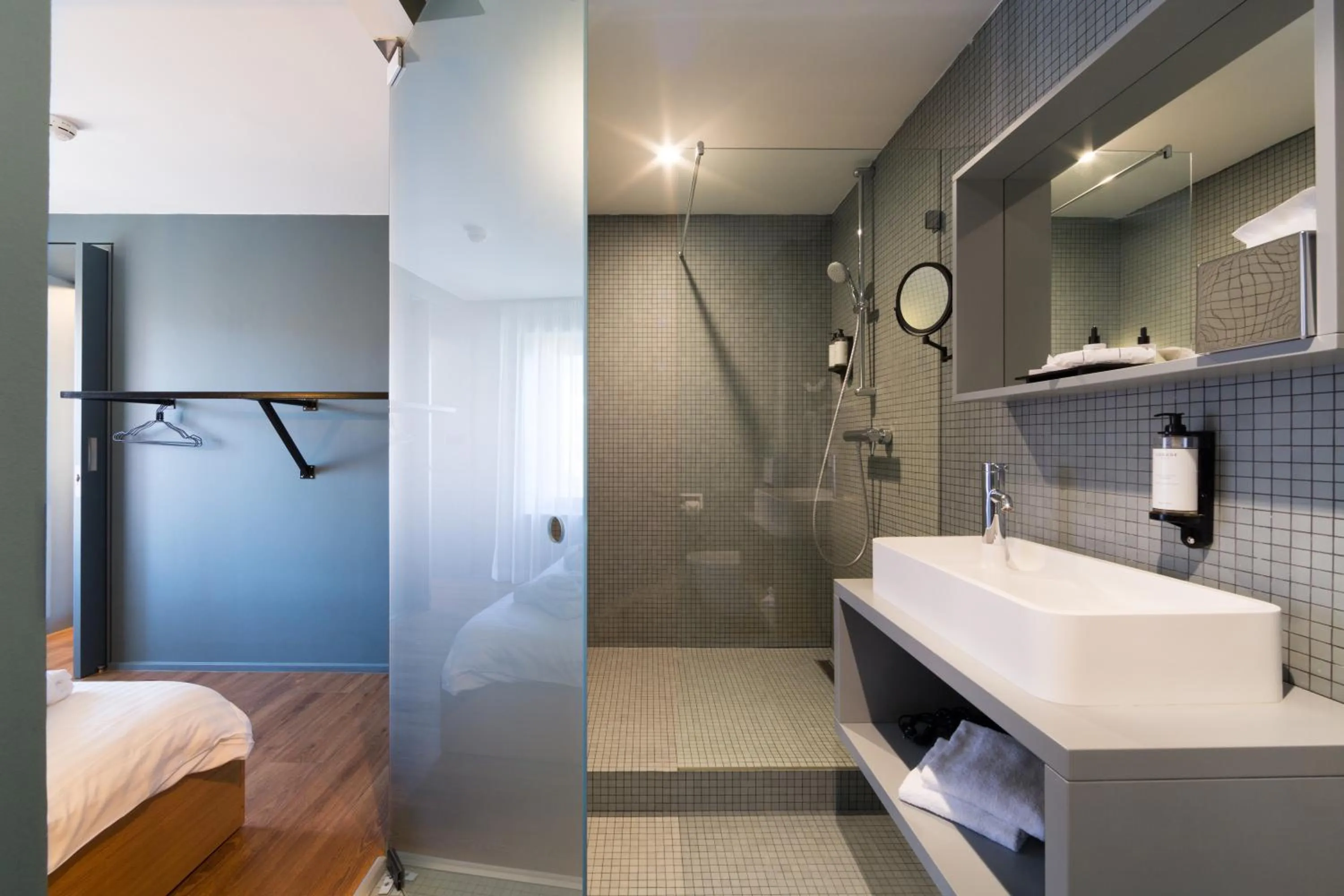 Shower in Hostellerie du Grünewald