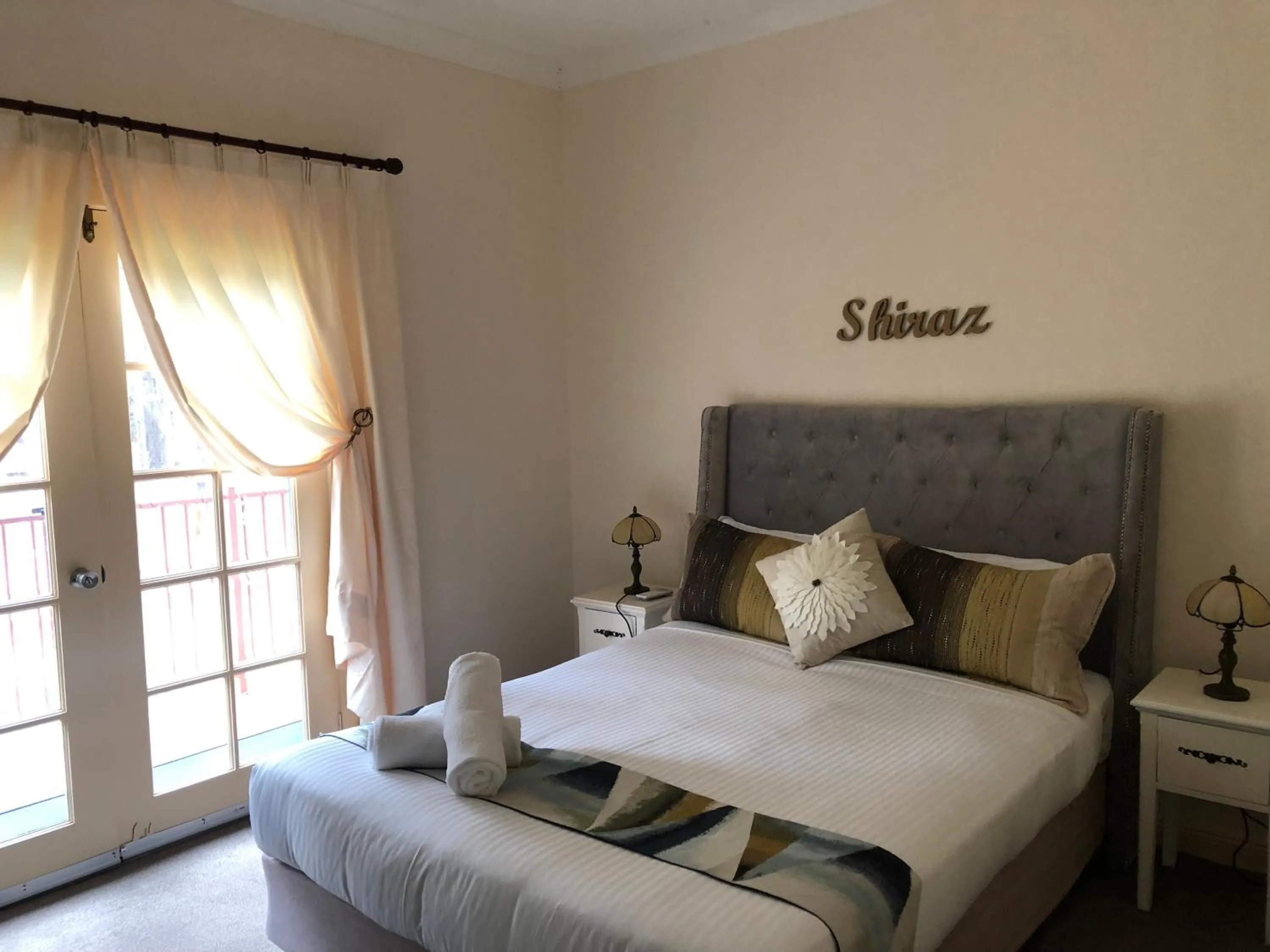 Bed in Villa Provence Estate