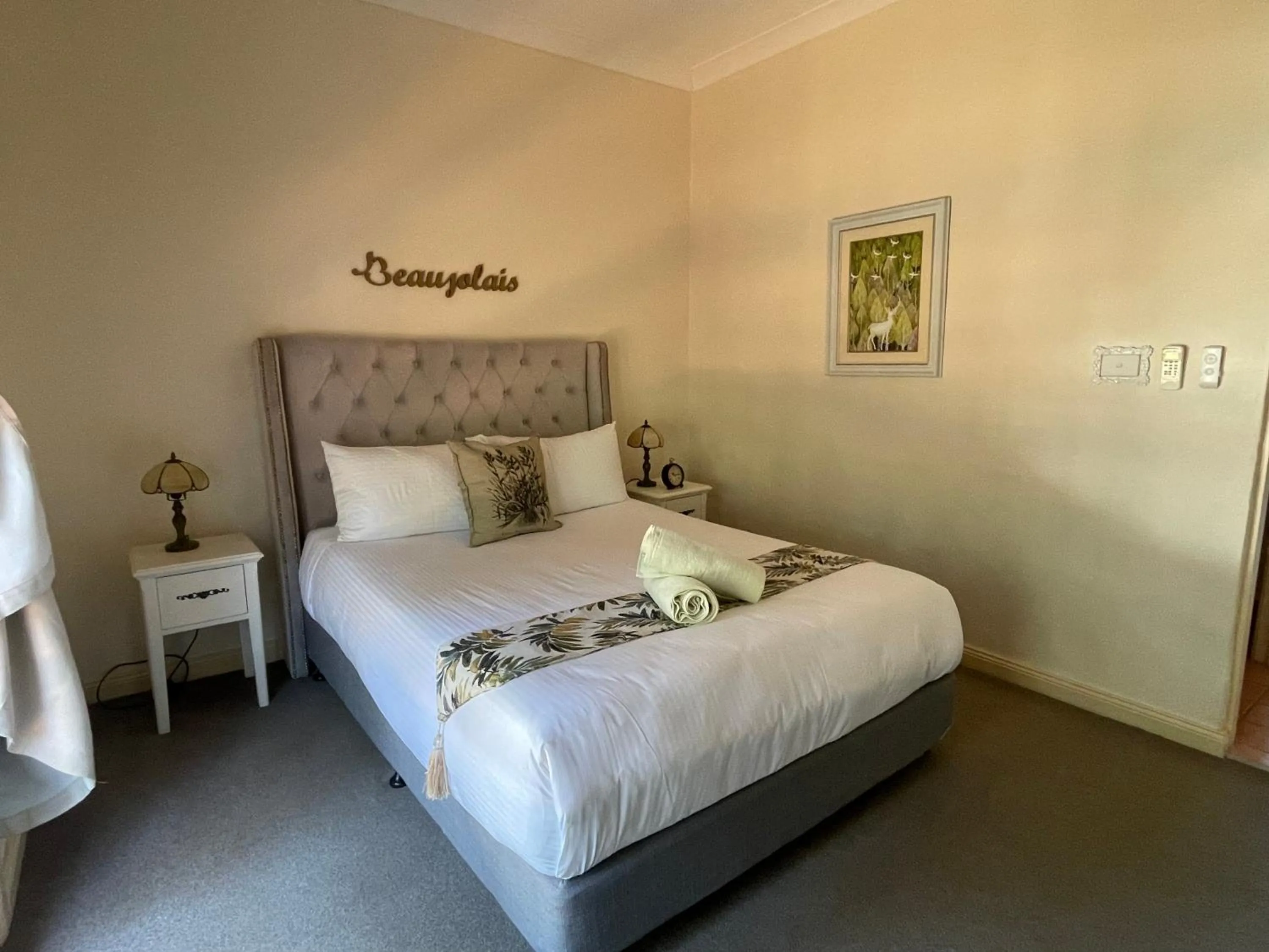 Bed in Villa Provence Estate