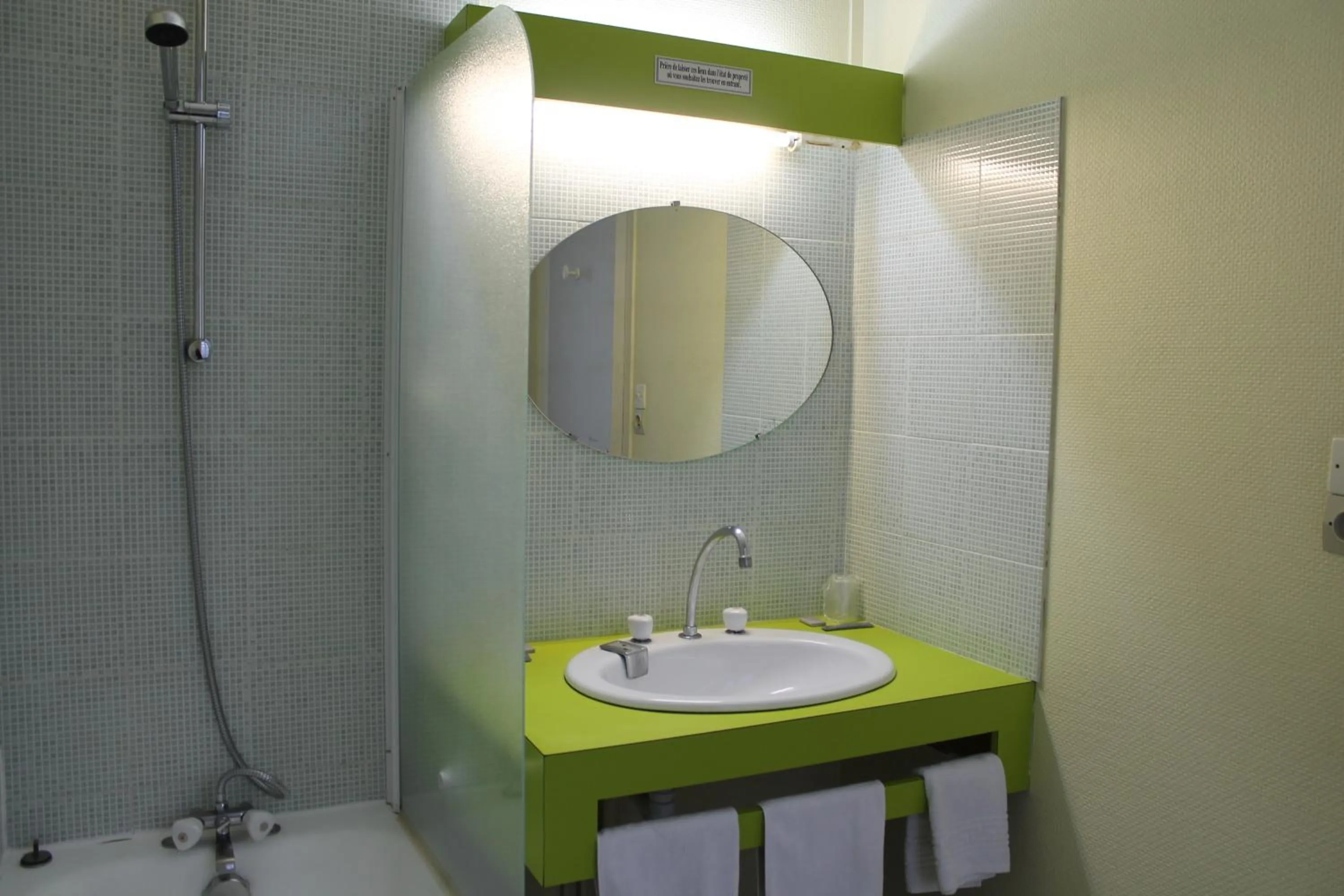 Bathroom in Hotel Napoléon