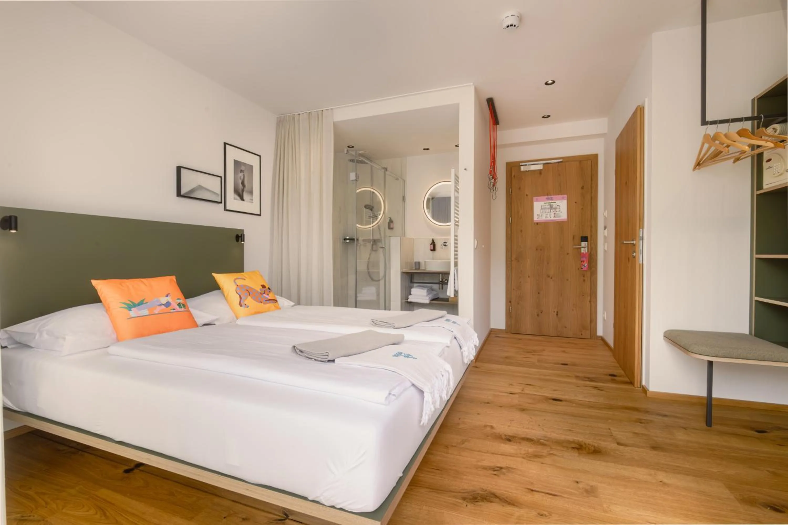 Photo of the whole room, Bed in Hotel Blü Gastein