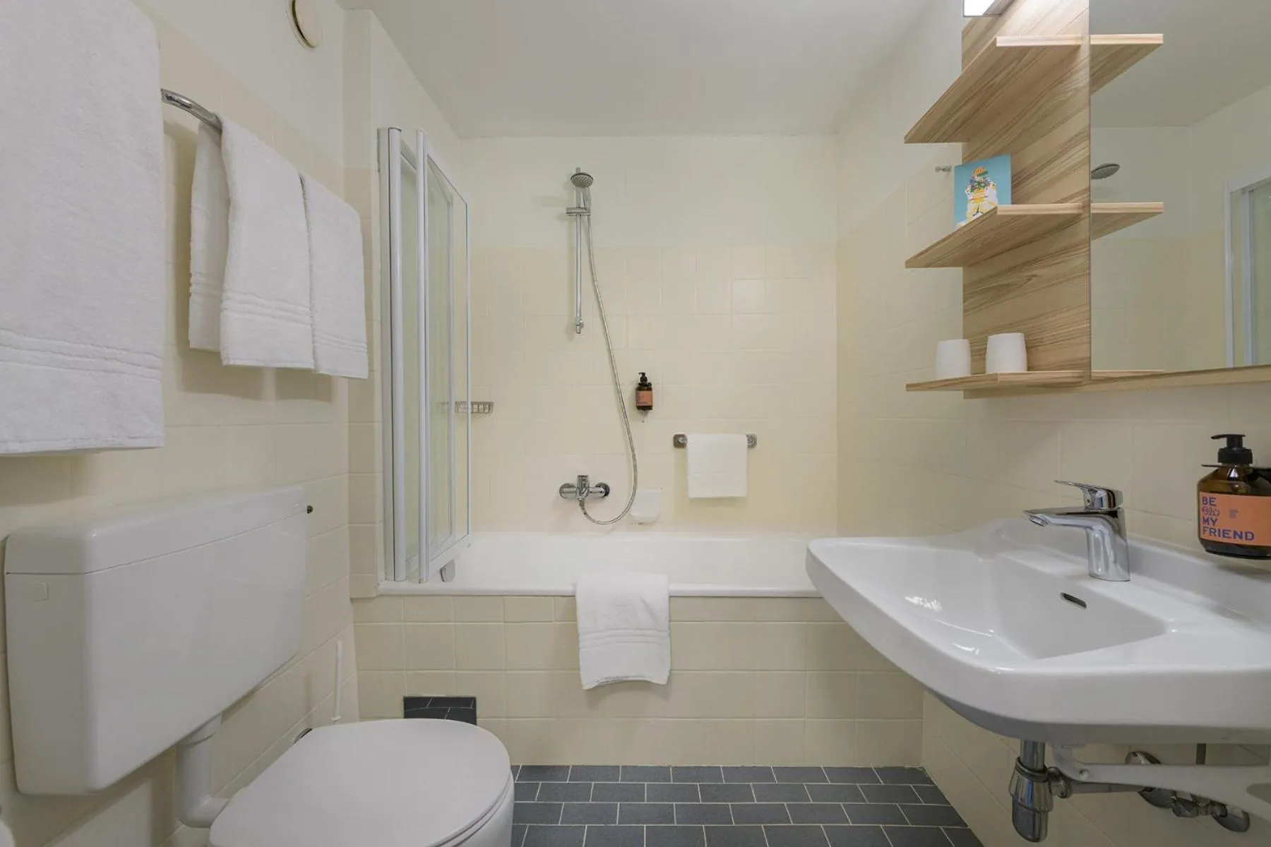 Toilet in Hotel Blü Gastein