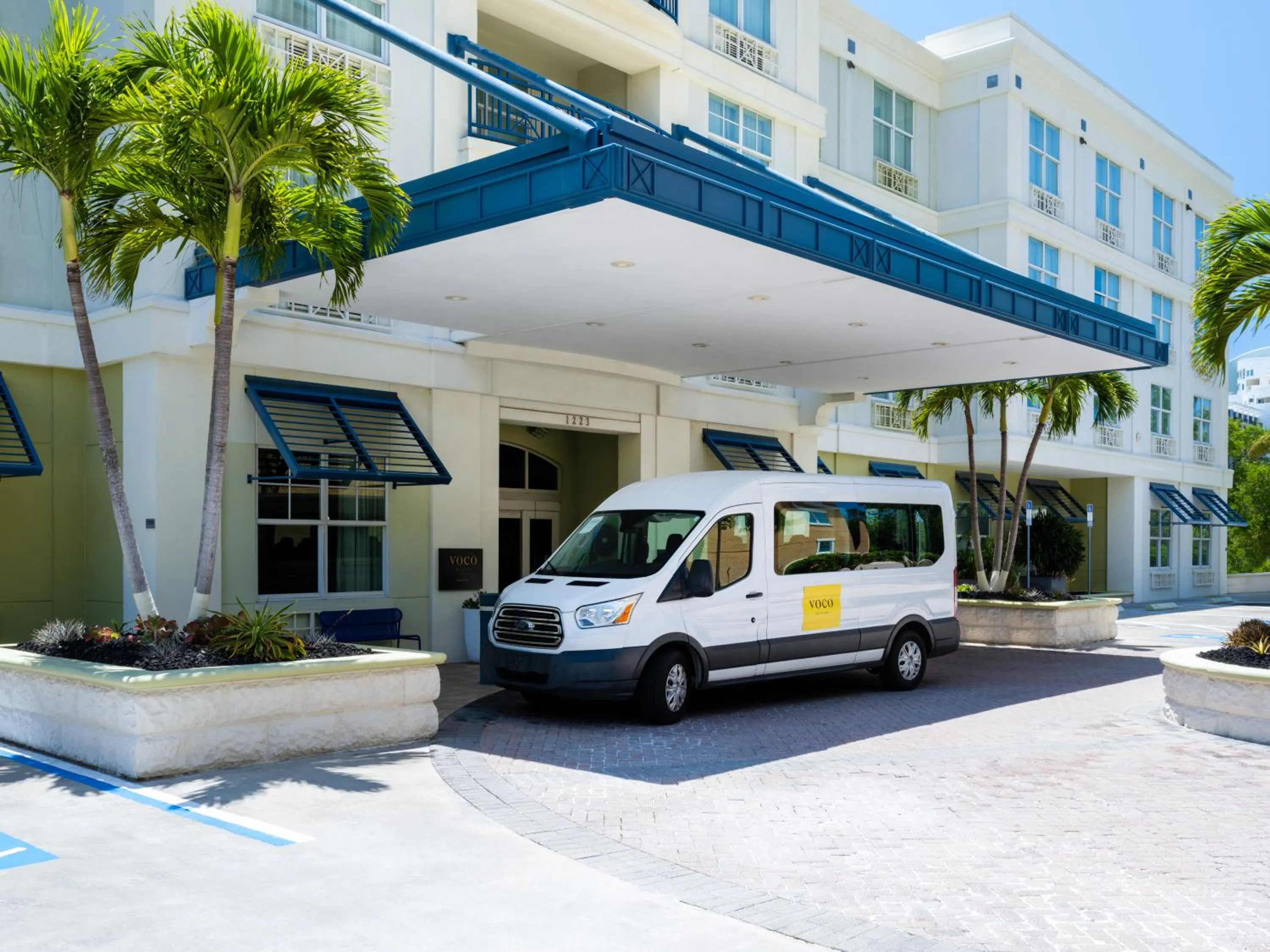 shuttle in voco Sarasota by IHG