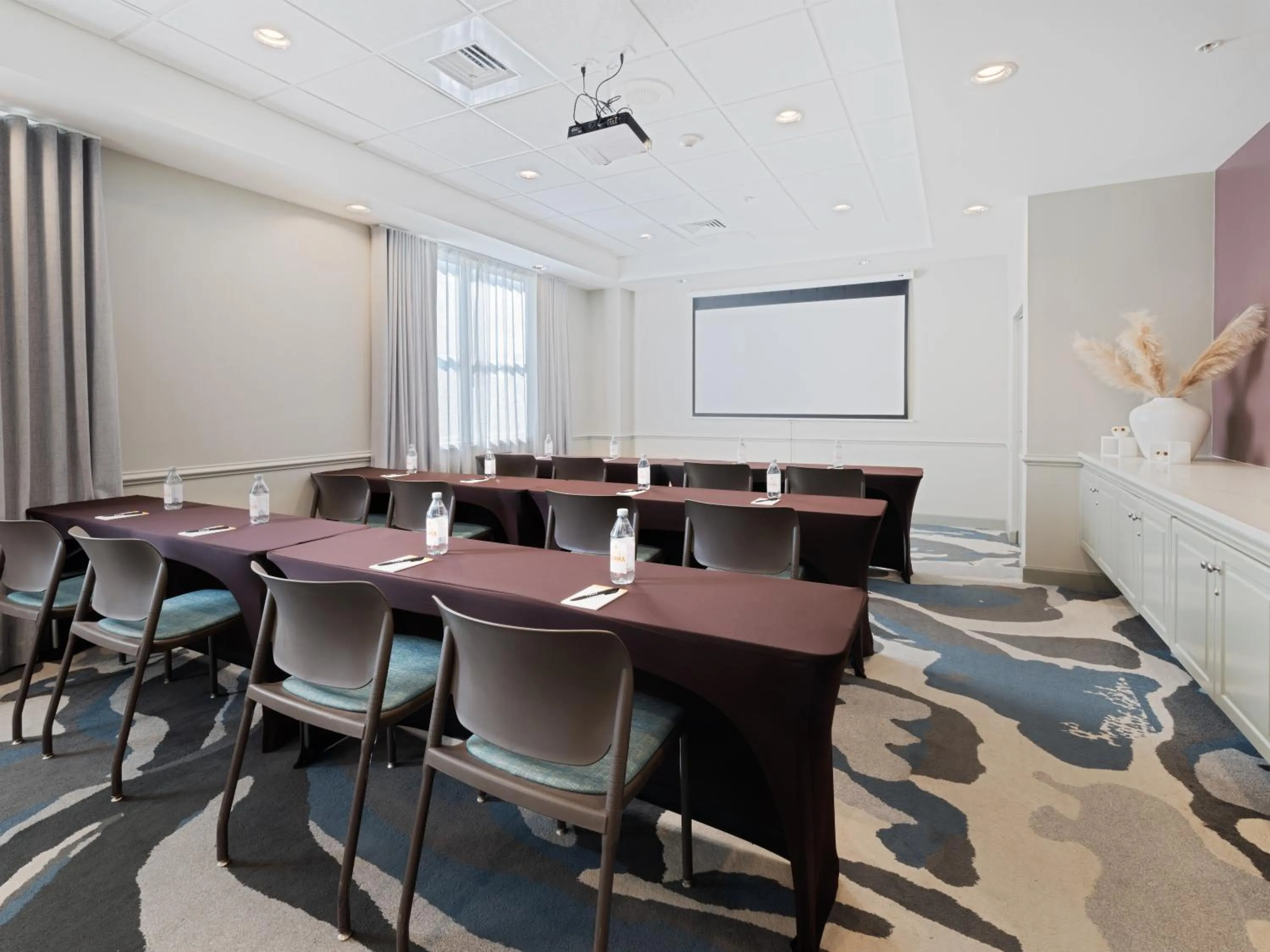 Meeting/conference room in voco Sarasota by IHG