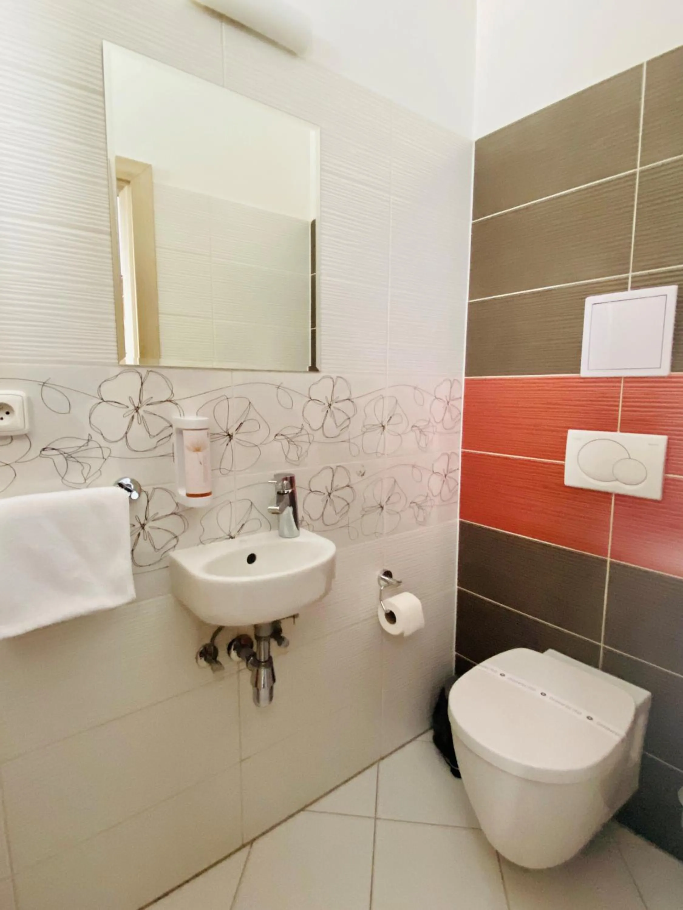 Toilet in Hotel Mlynska