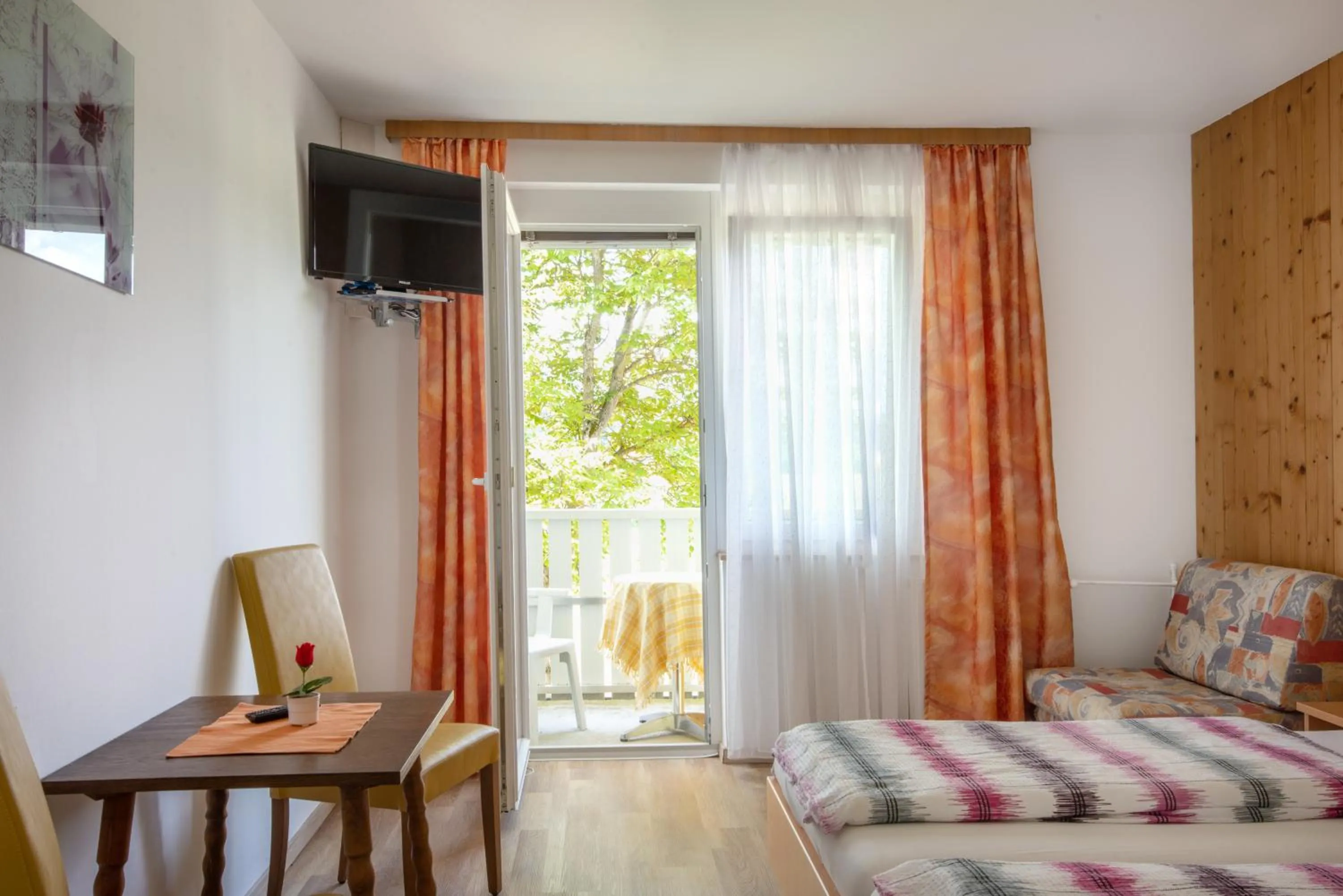 Staff, Bed in Bed & Breakfast Eckwirt