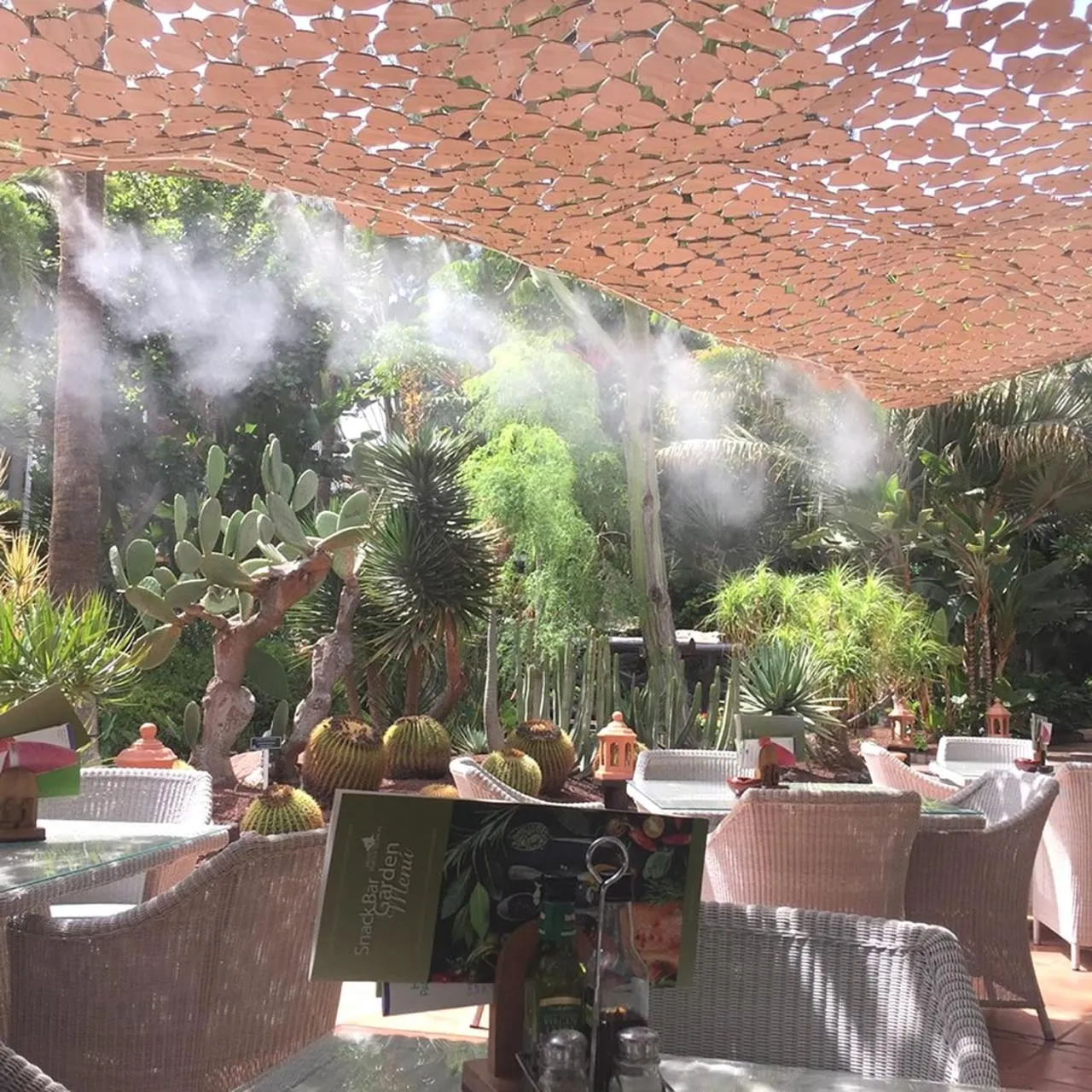 Lounge or bar in Hotel Parque Tropical