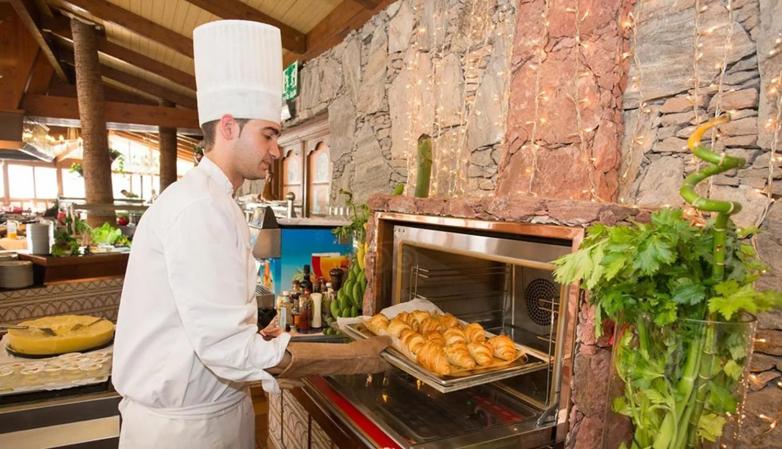 Breakfast in Hotel Parque Tropical