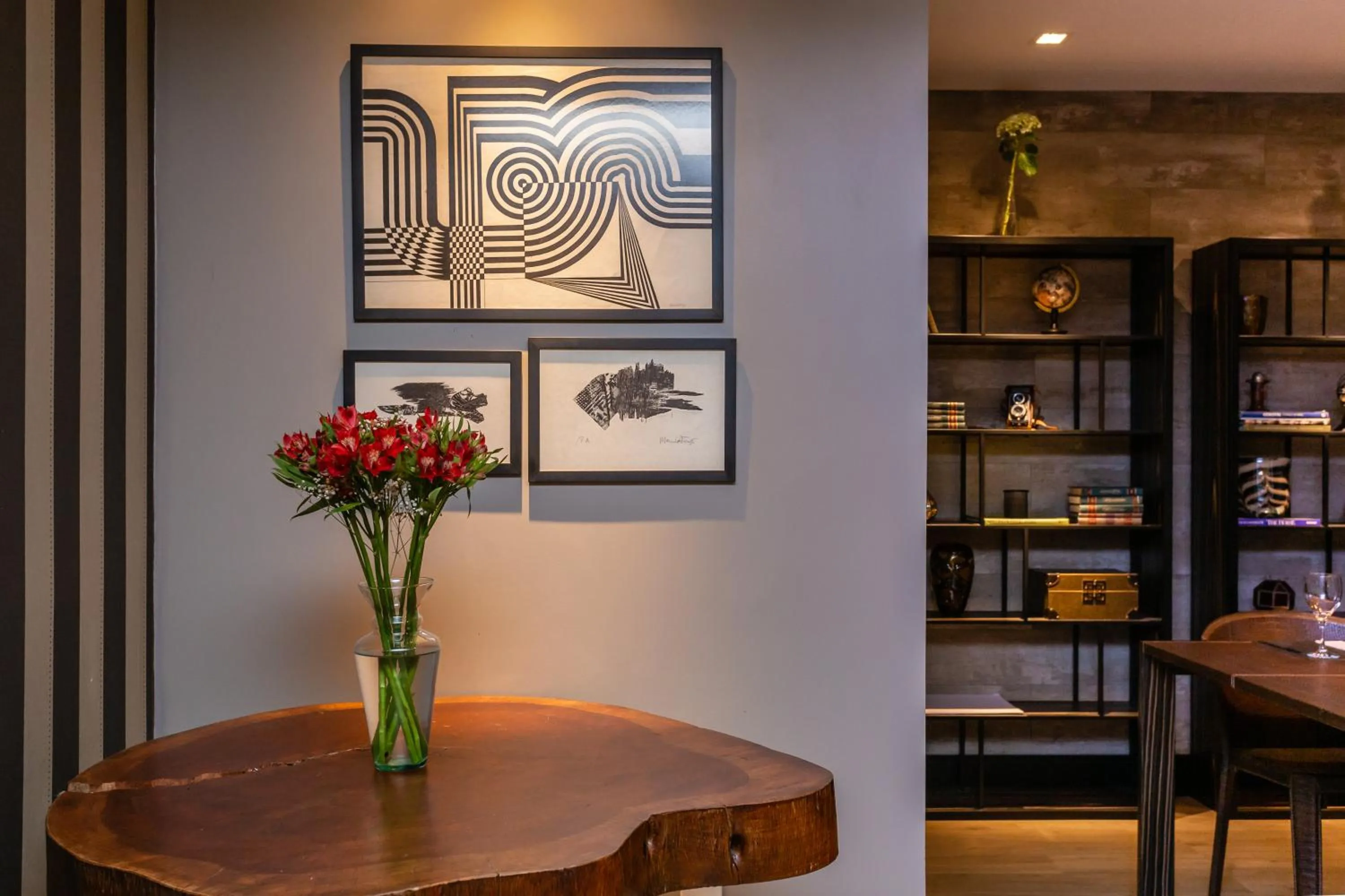 Seating area in Faial Prime Suítes