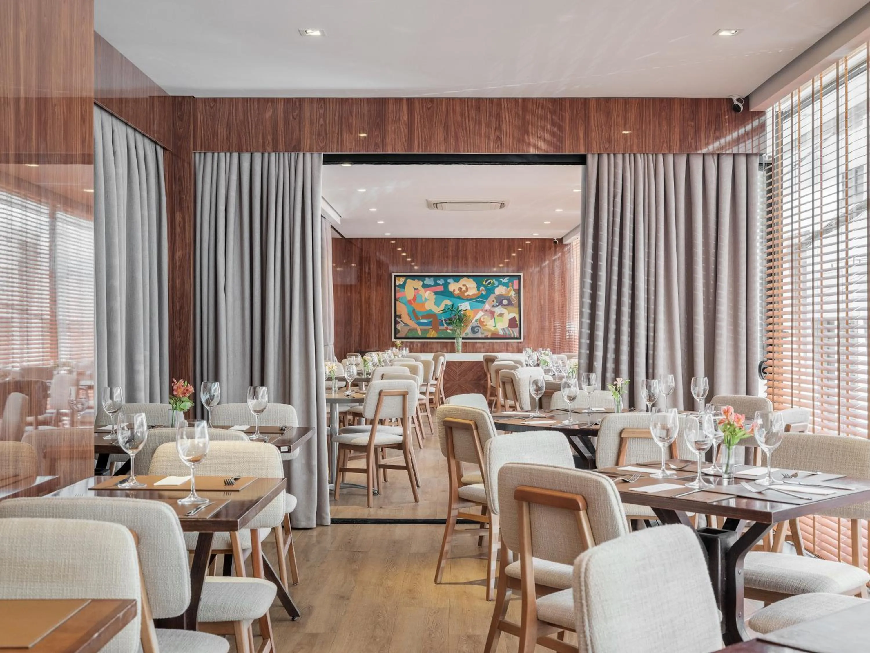 Dining area in Faial Prime Suítes