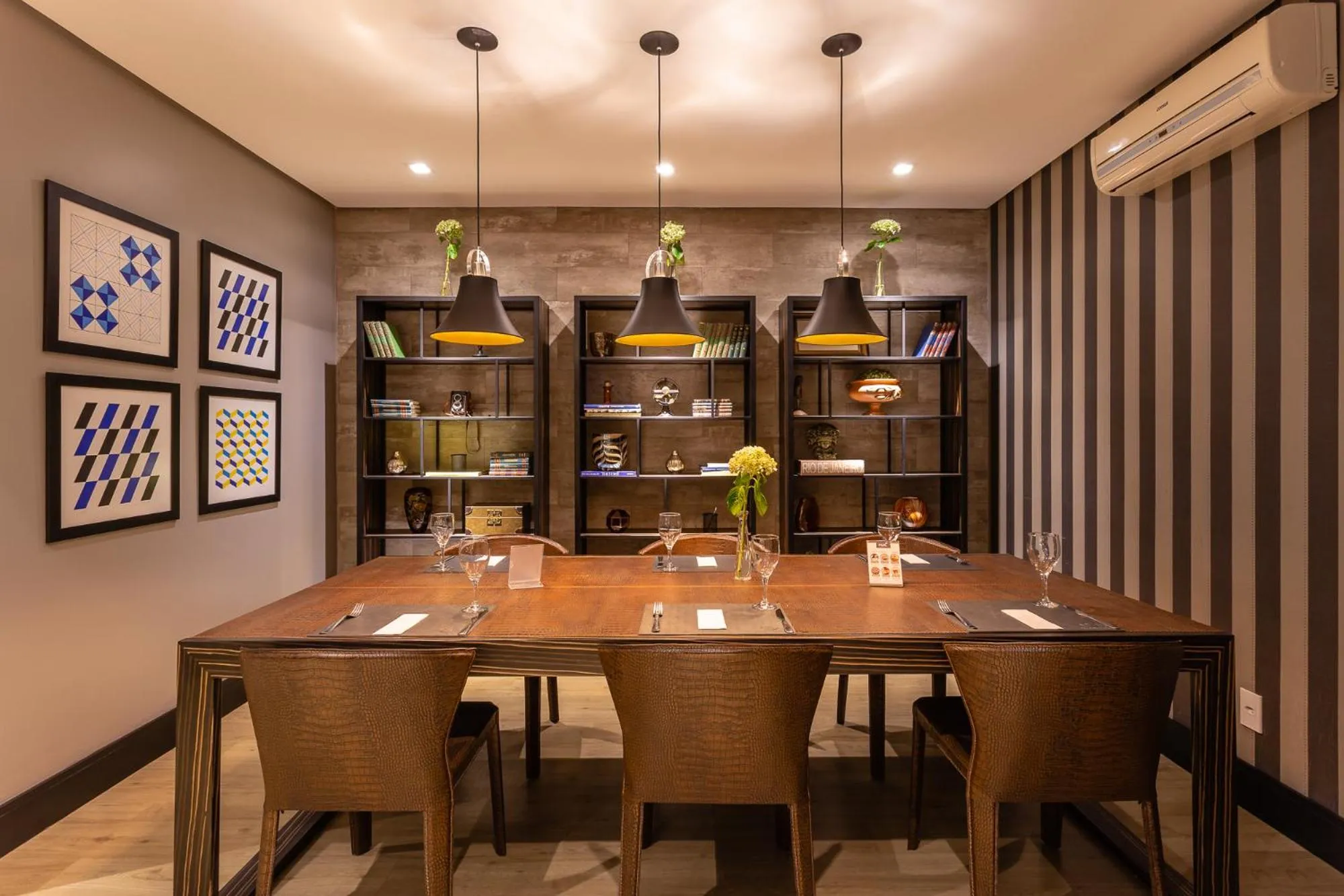 Lounge or bar in Faial Prime Suítes