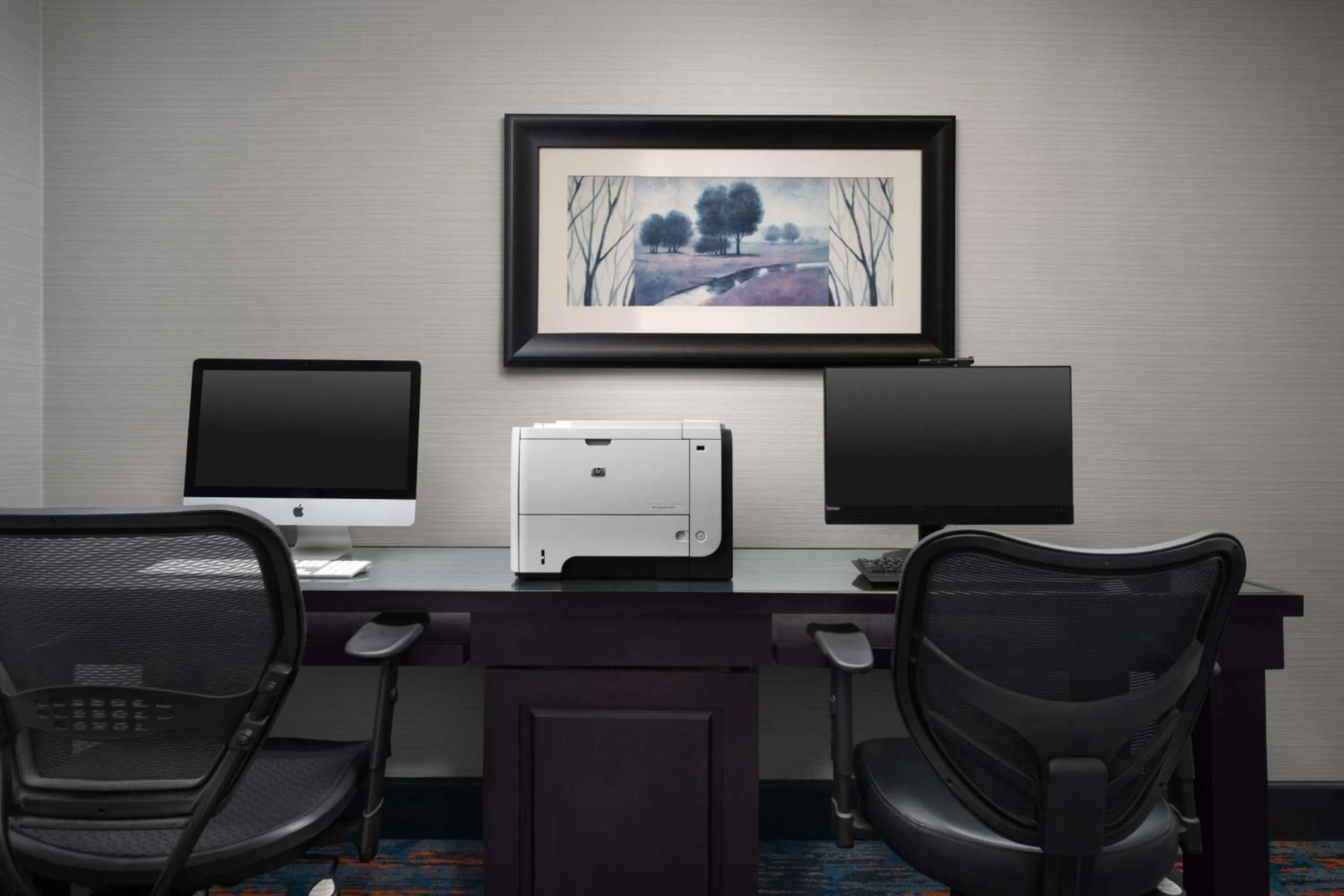 Business facilities in Hampton Inn Russellville