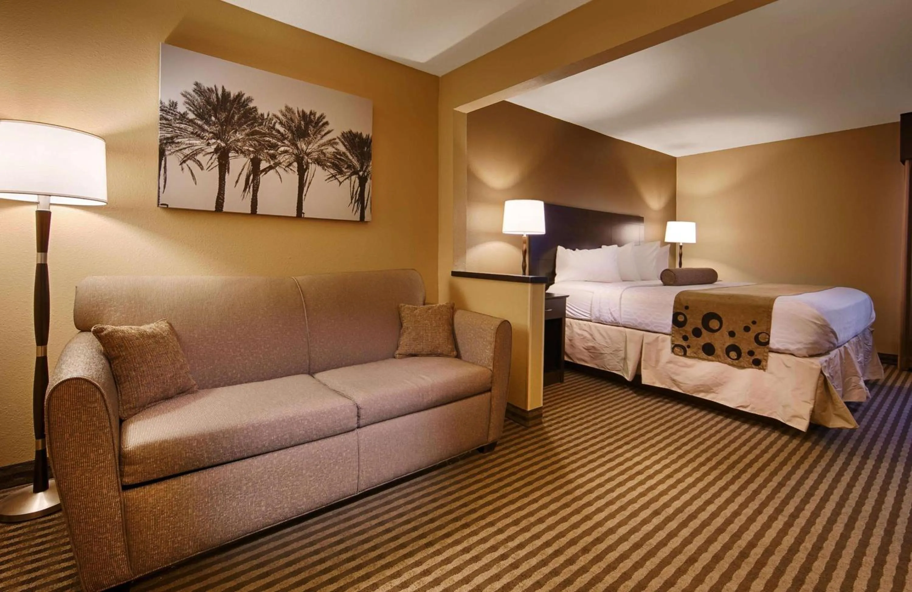 Bedroom, Bed in Best Western Plus Mishawaka Inn