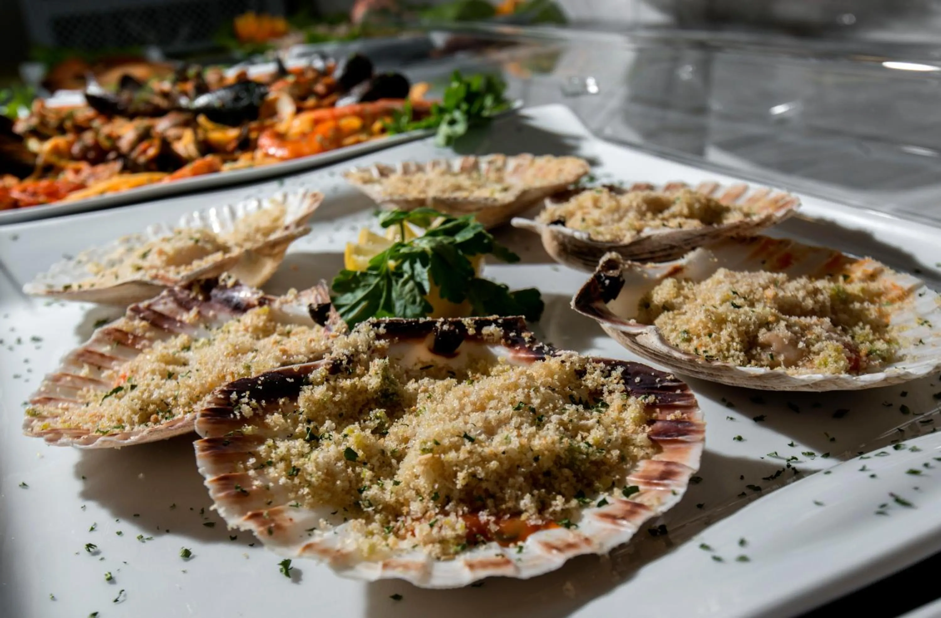 Restaurant/places to eat in Hotel Scarlet