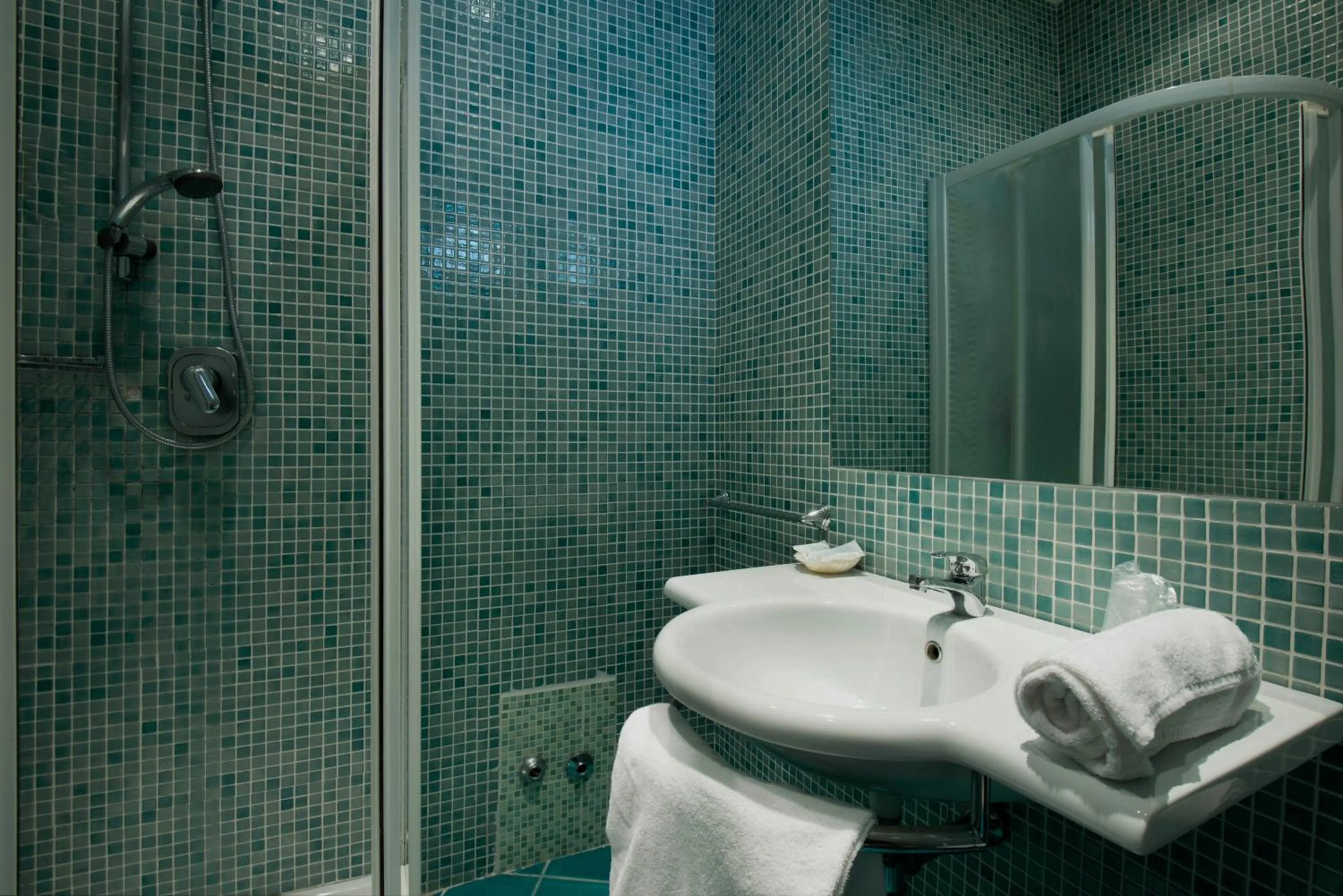 Shower in Hotel Scarlet