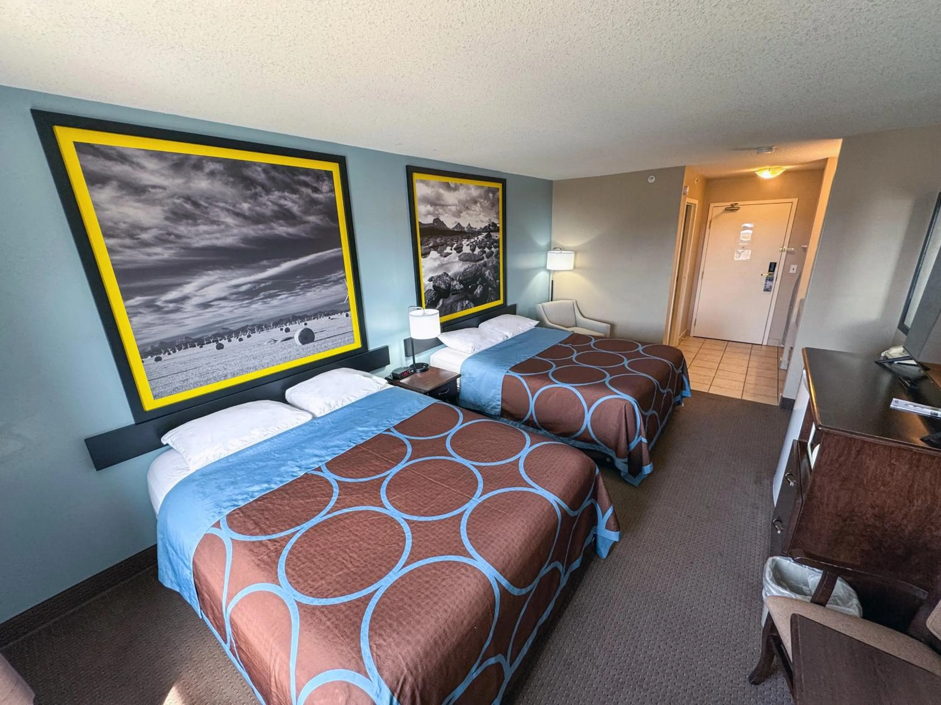 Bedroom, Bed in Super 8 by Wyndham Edmonton South