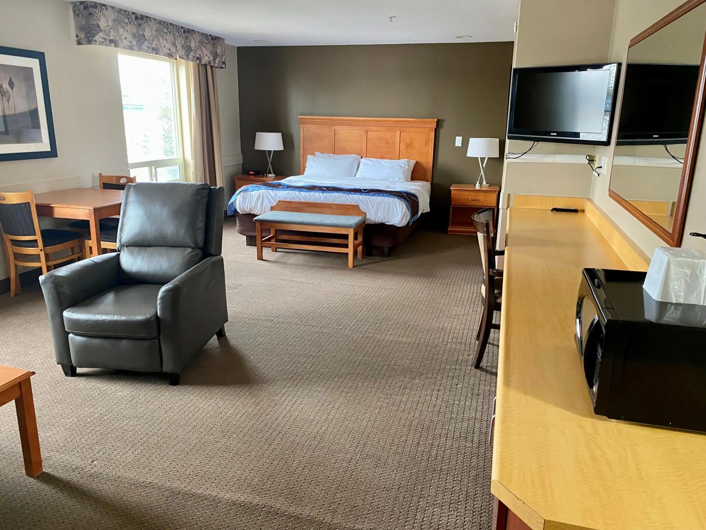 Bed in Super 8 by Wyndham Edmonton South