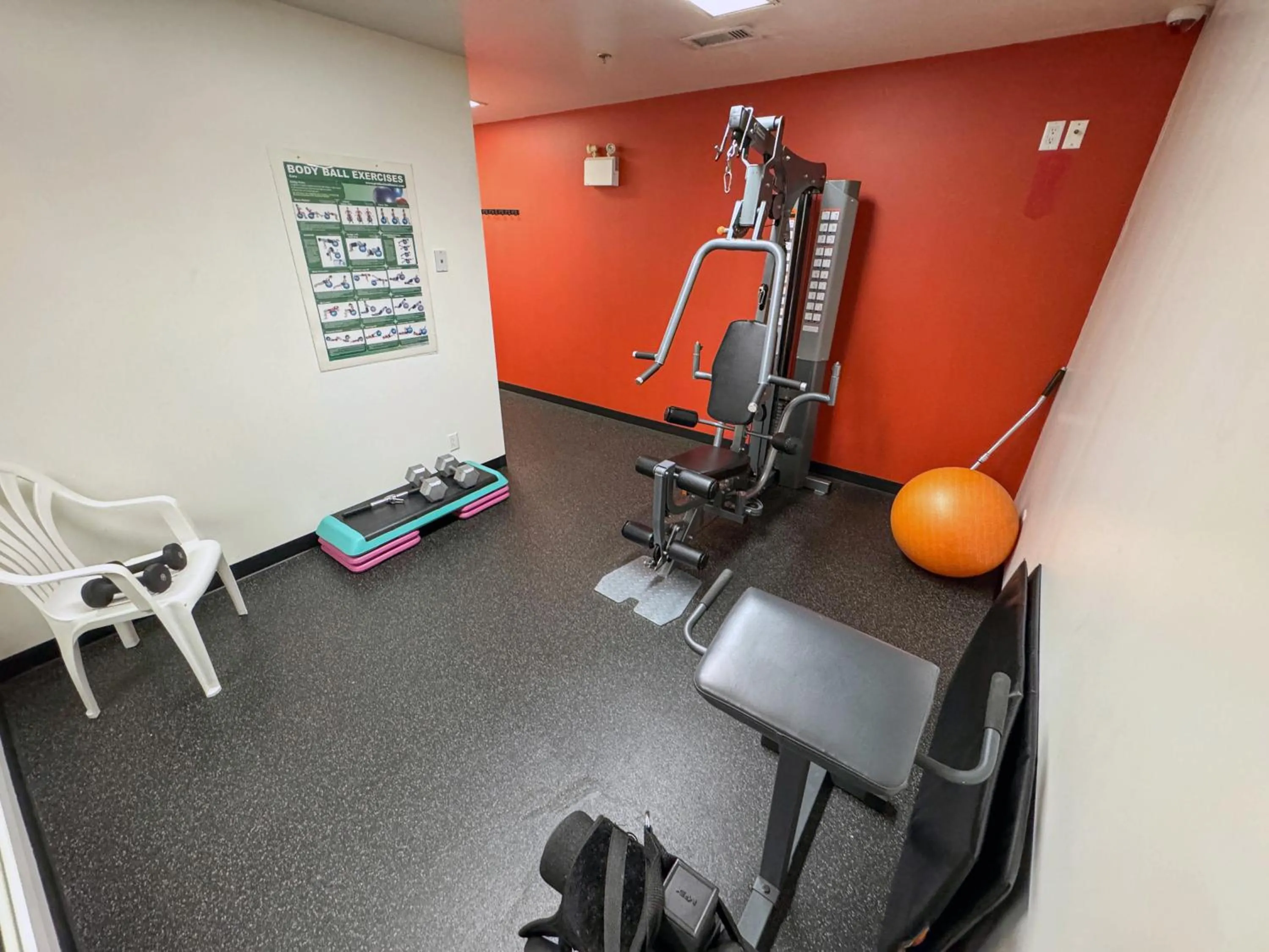 Fitness centre/facilities in Ramada by Wyndham Sherwood Park