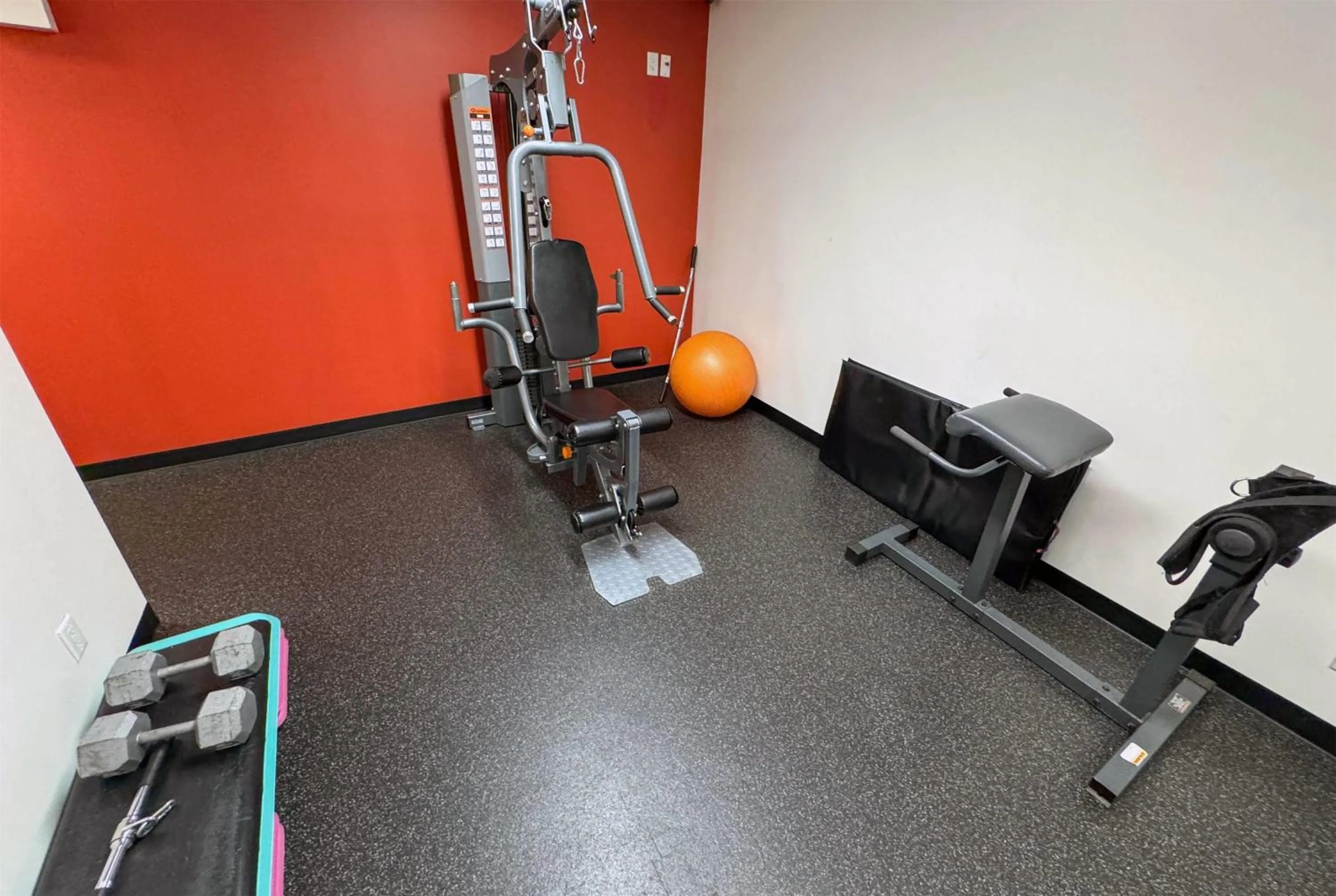 Fitness centre/facilities in Ramada by Wyndham Sherwood Park