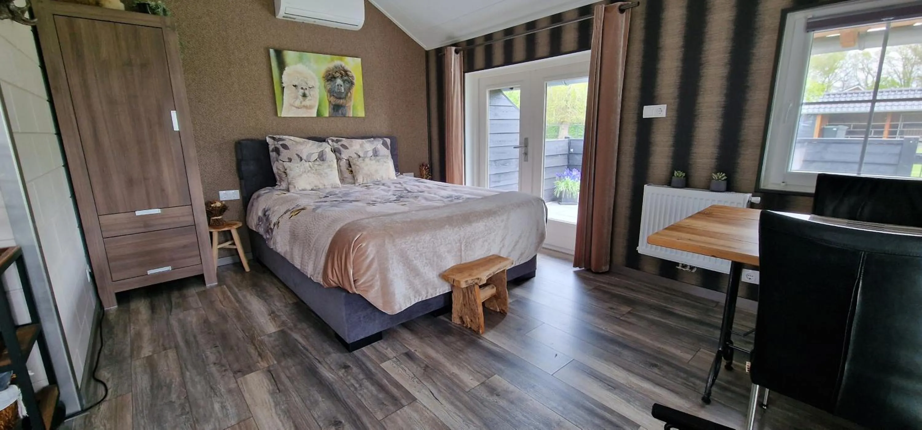 Bed in B&B Hertenhoef, Fluitenberg (Hoogeveen)