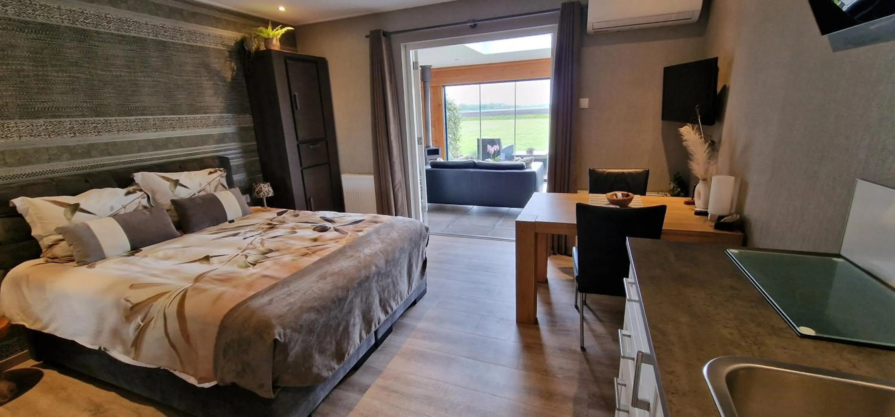 Property building, Bed in B&B Hertenhoef, Fluitenberg (Hoogeveen)