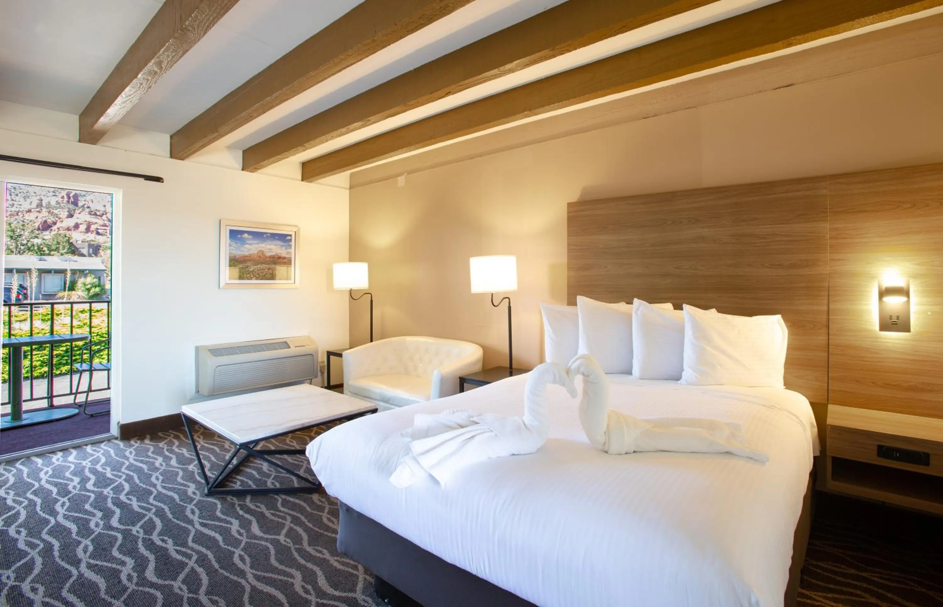 Mountain view, Bed in Dreamcatcher Inn of Sedona