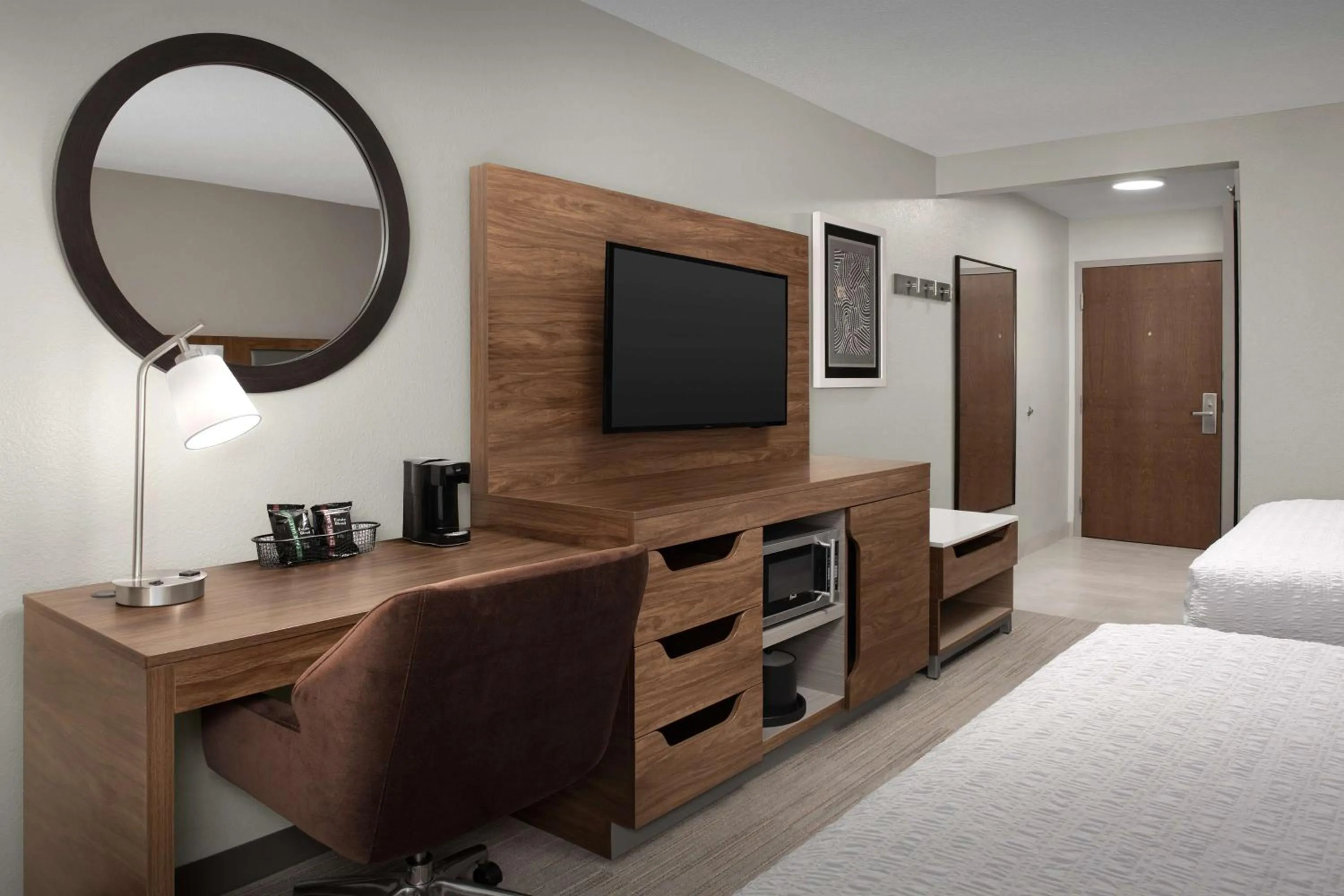 Bedroom, Bed in Hampton Inn & Suites Paso Robles