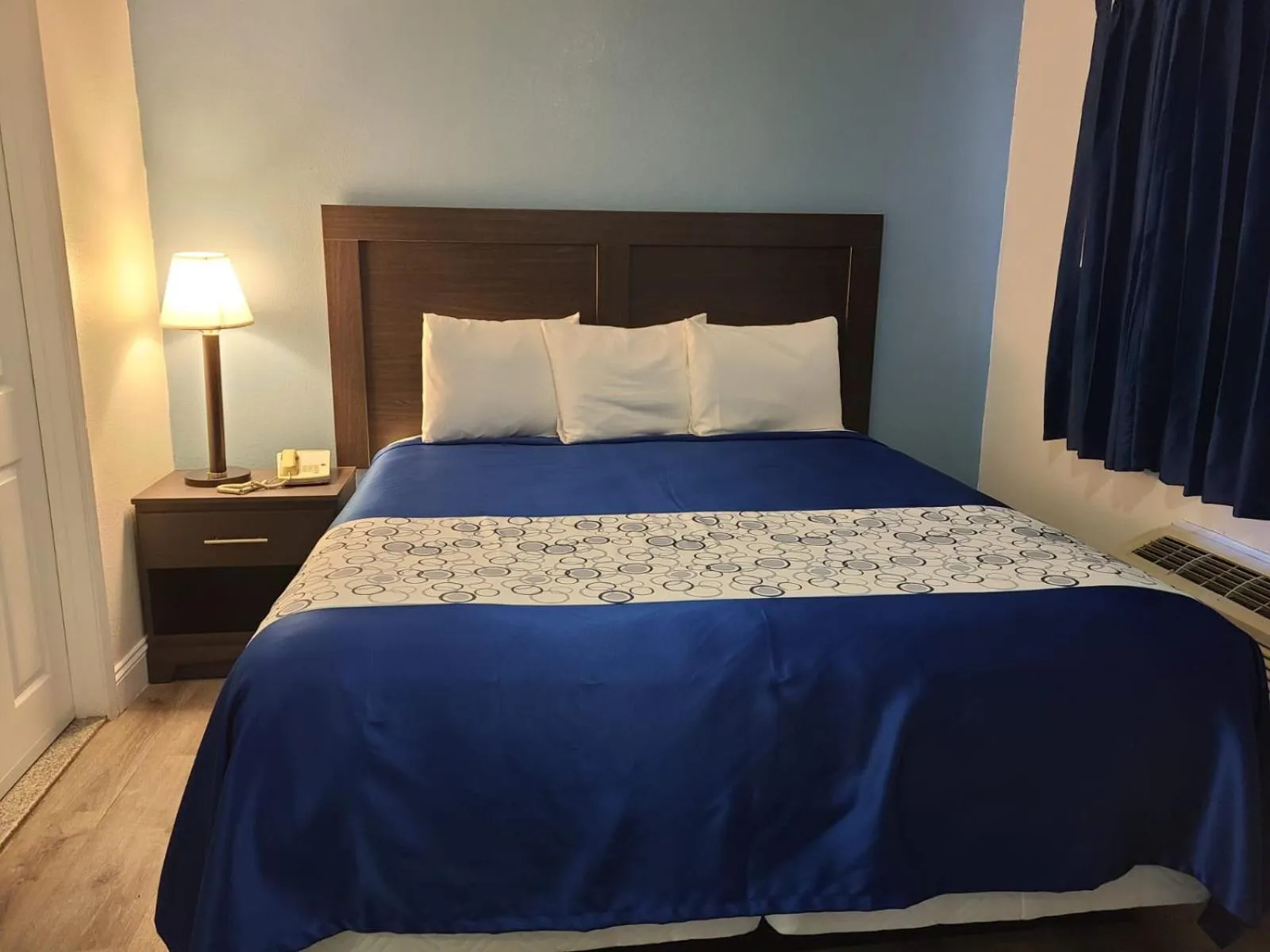 Bed in All Seasons Lodge