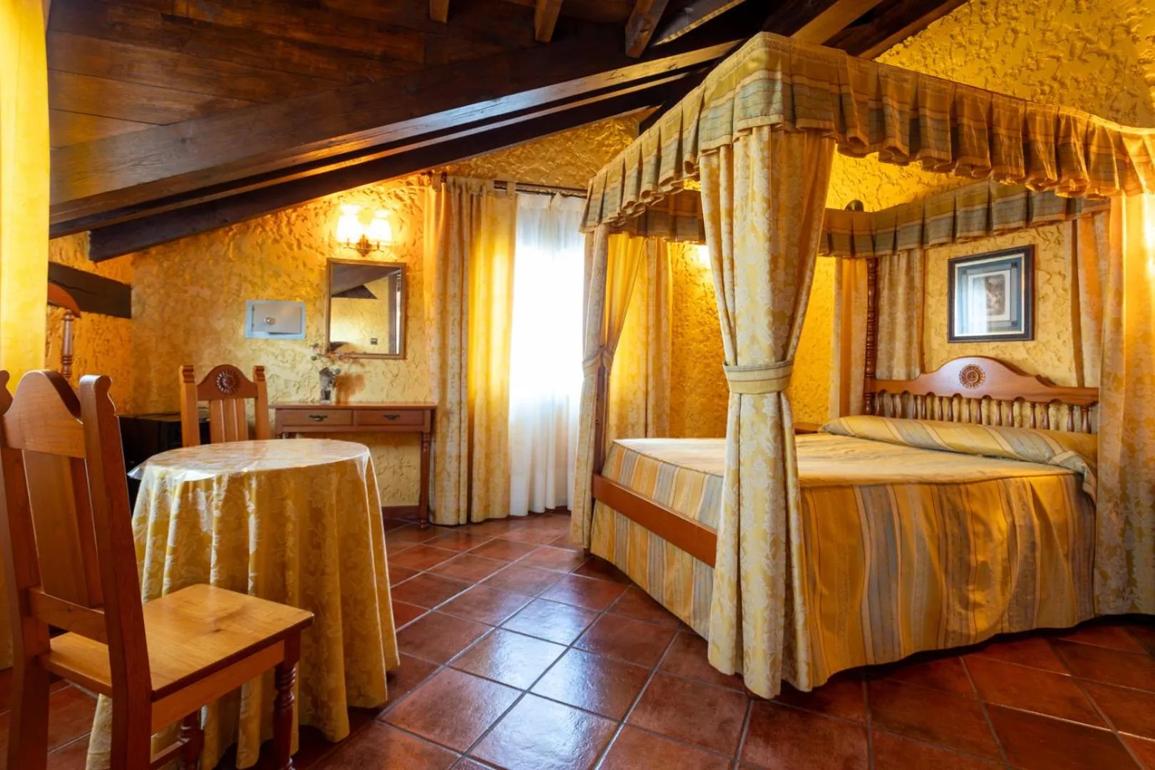 Photo of the whole room, Bed in Hotel La Casona de Luis