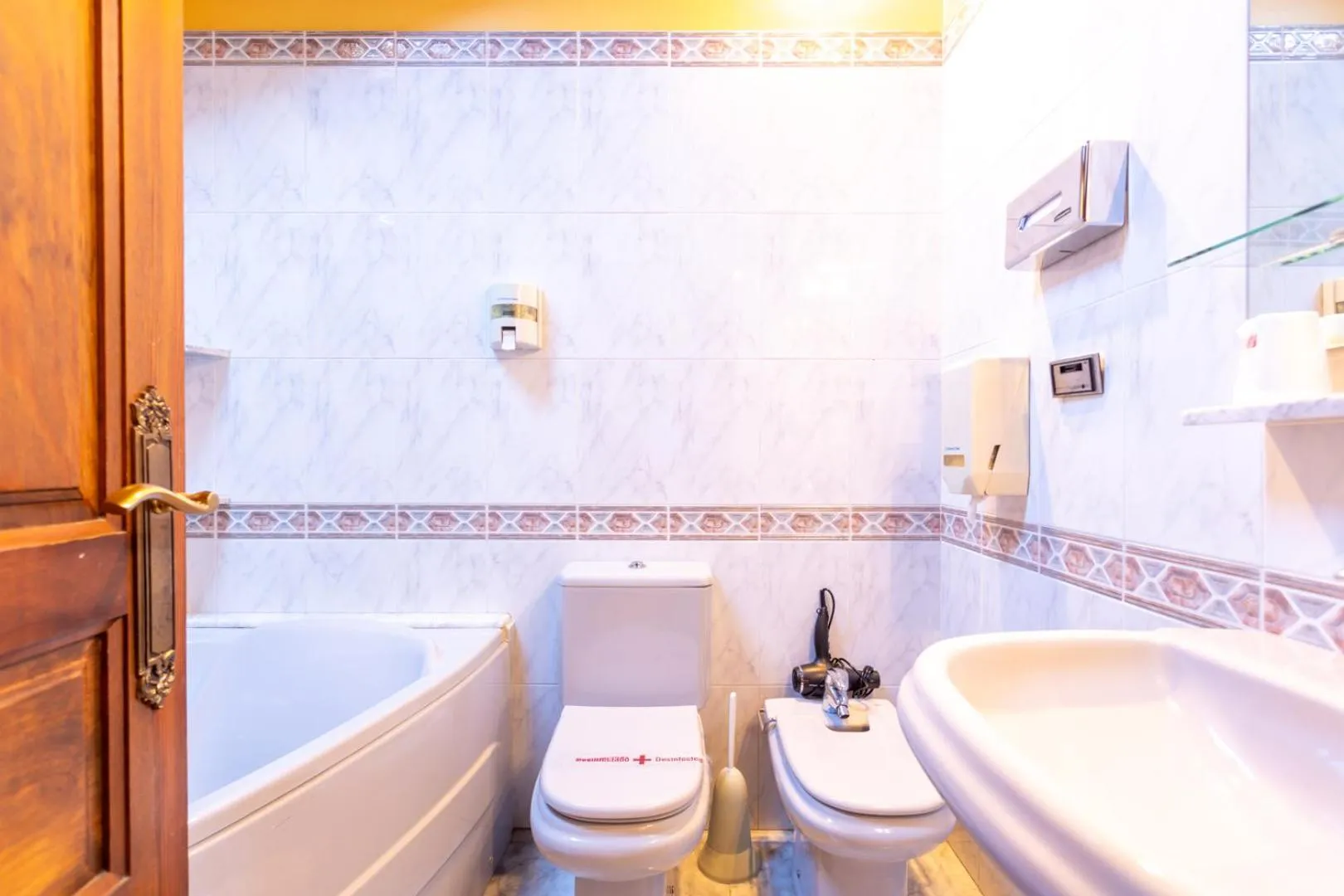 Toilet in Hotel La Casona de Luis