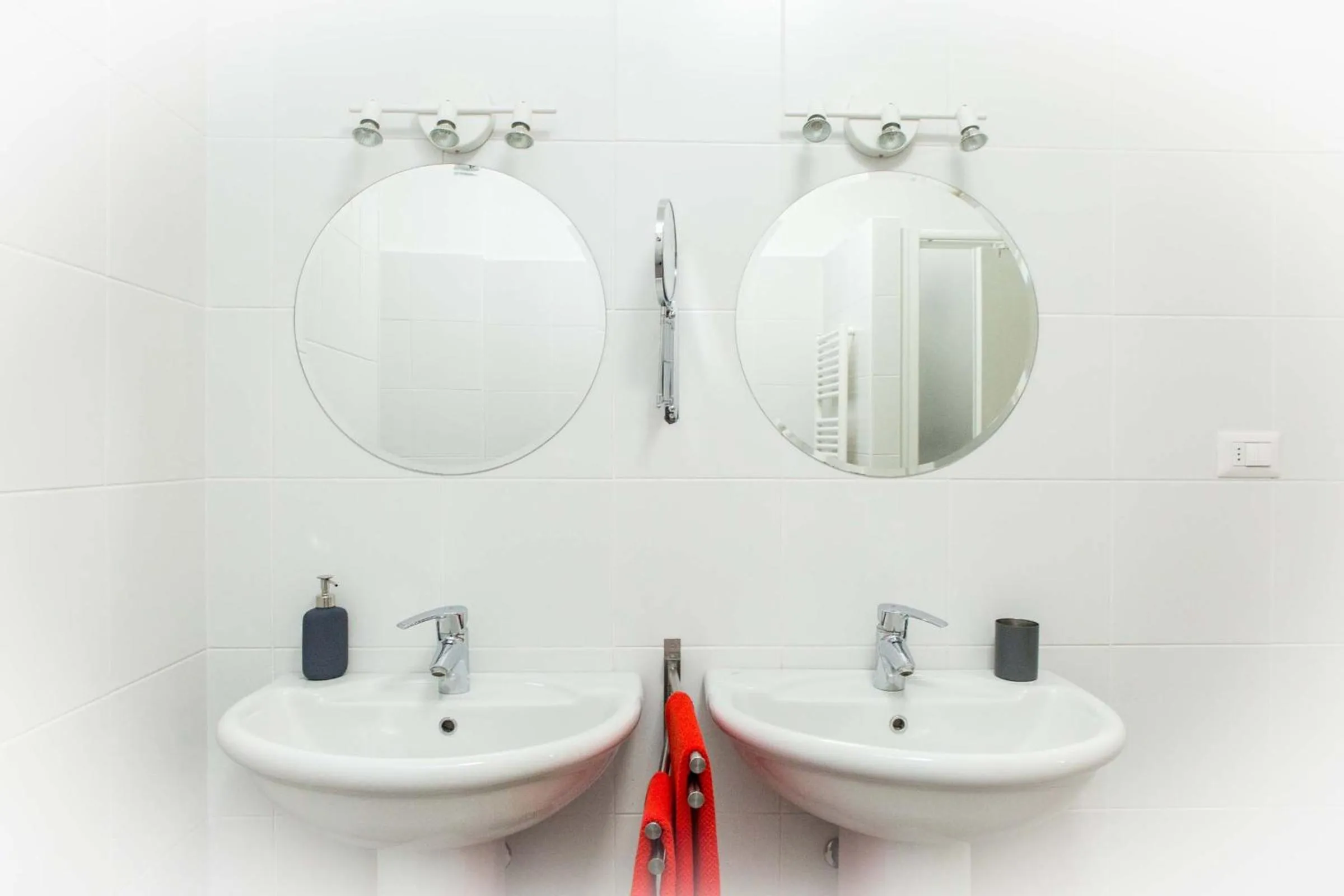 Bathroom in Leone X Genova Affittacamere