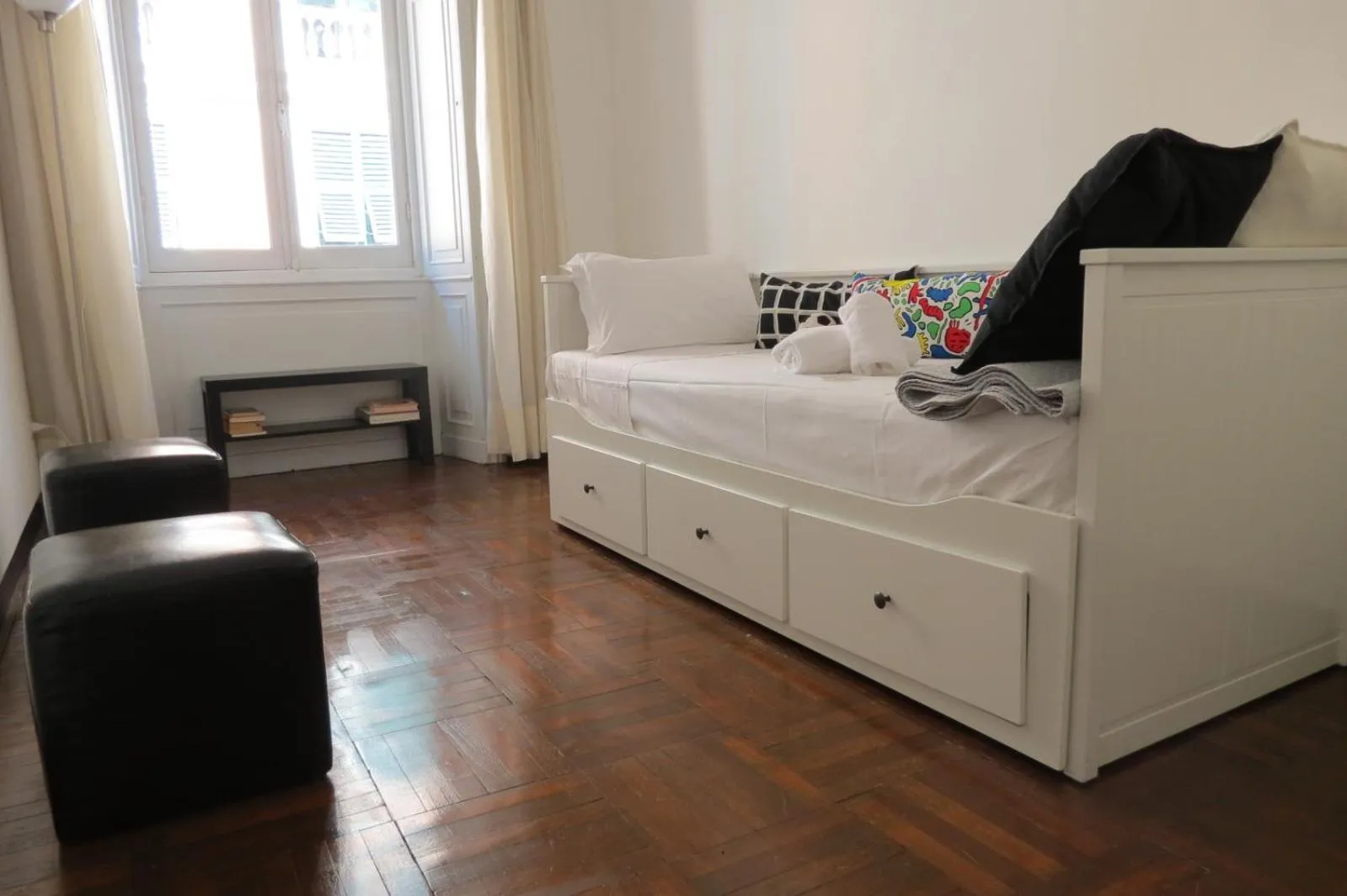 Living room, Bed in Leone X Genova Affittacamere