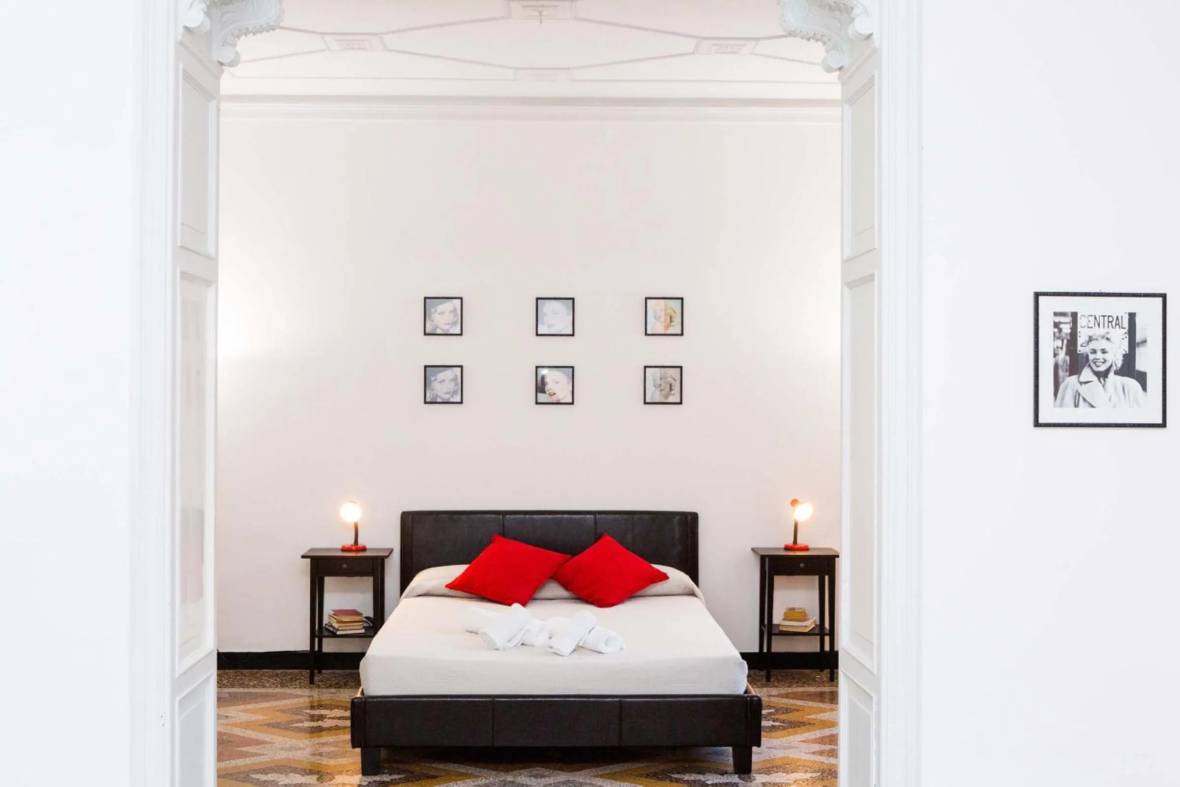 Bedroom, Bed in Leone X Genova Affittacamere