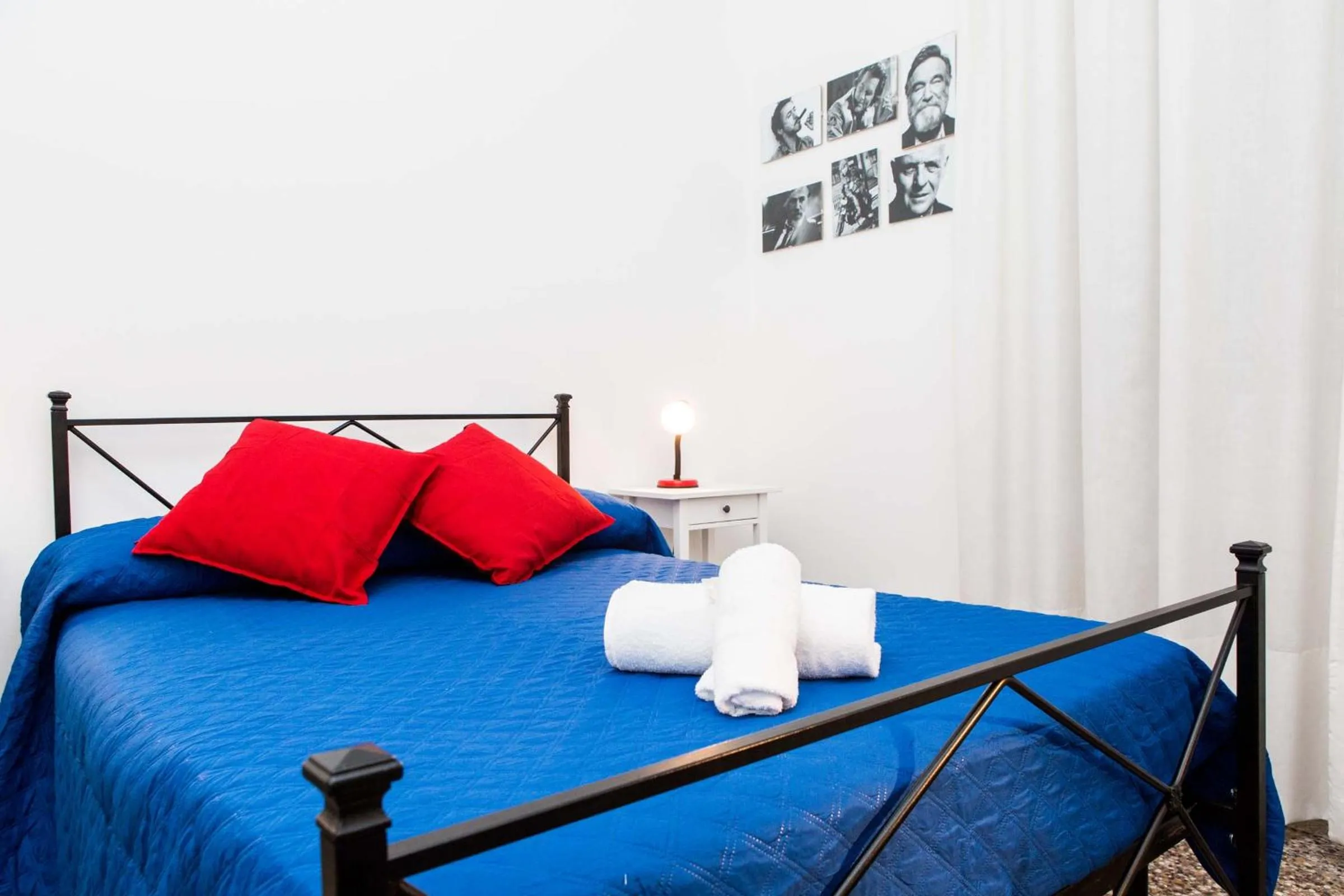 Bed in Leone X Genova Affittacamere