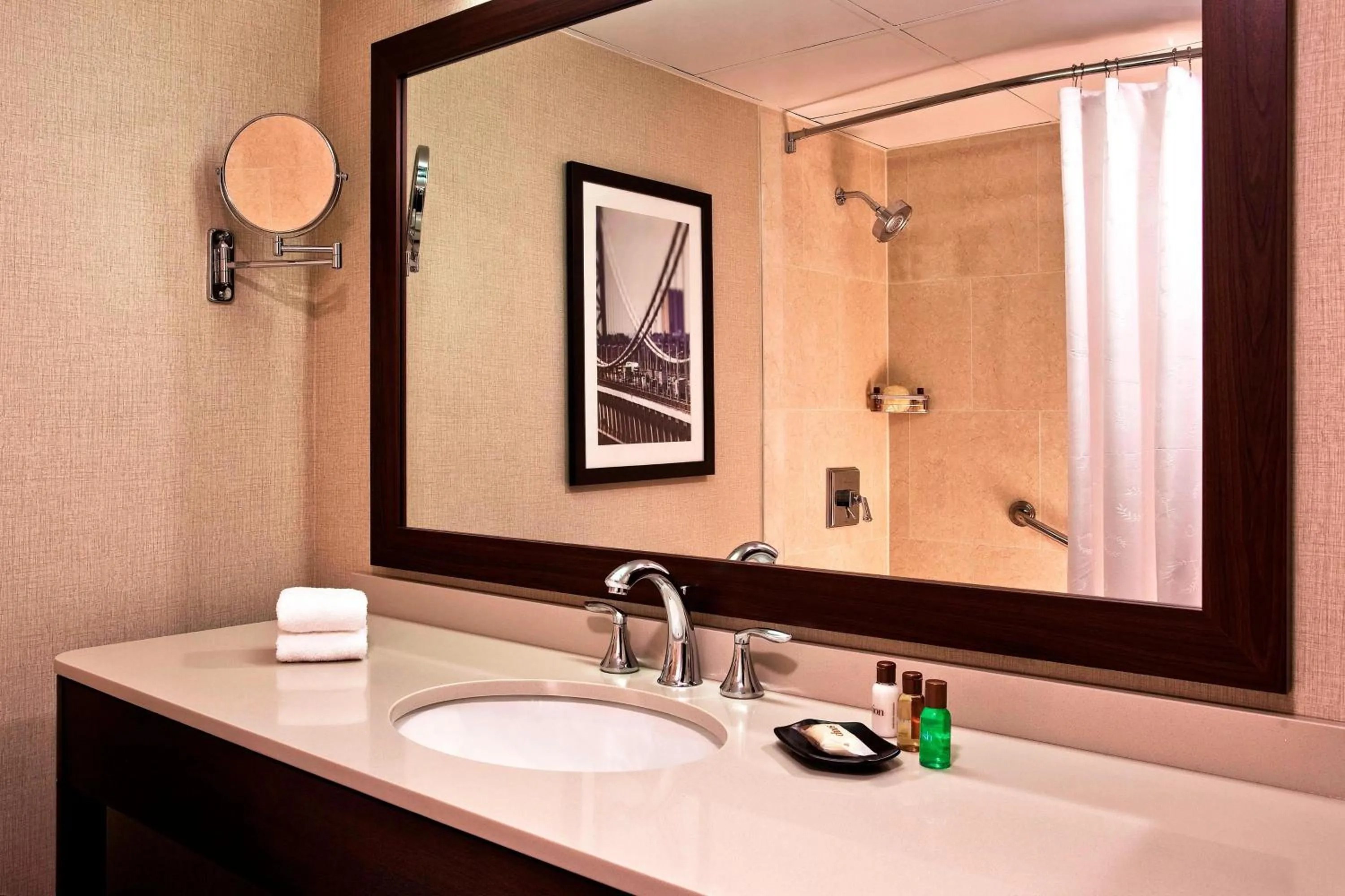 Bathroom in Sheraton Parsippany Hotel