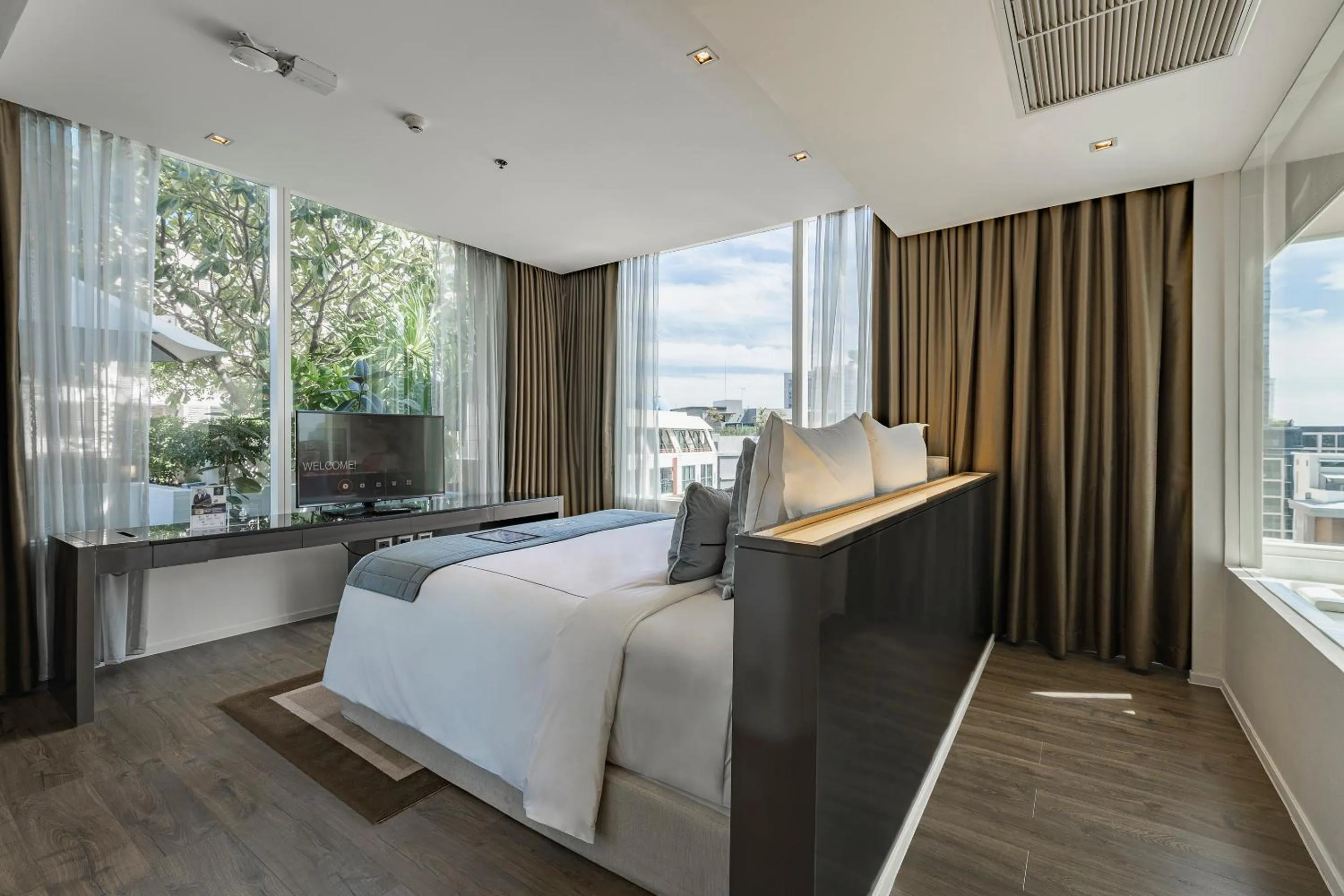 Bed in MUU Bangkok, Small Luxury Hotels of the World