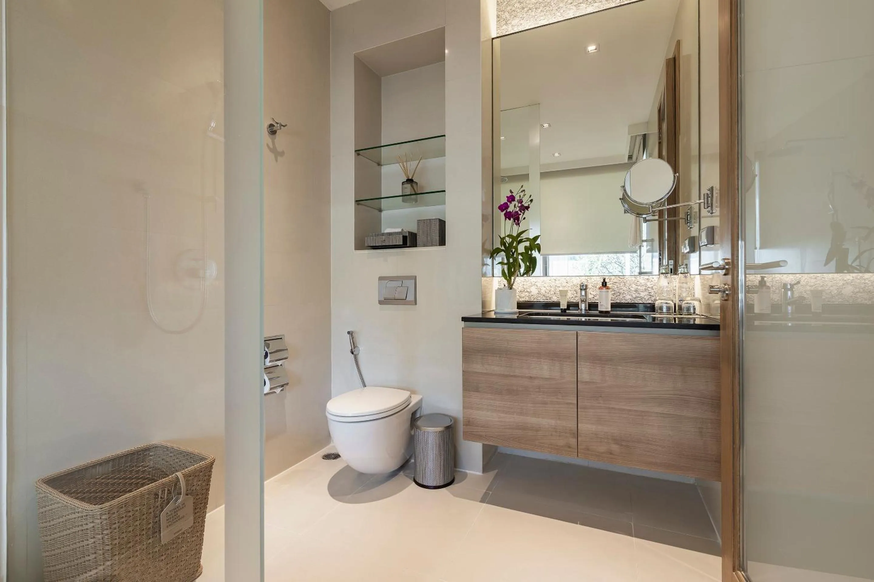 Toilet in MUU Bangkok, Small Luxury Hotels of the World