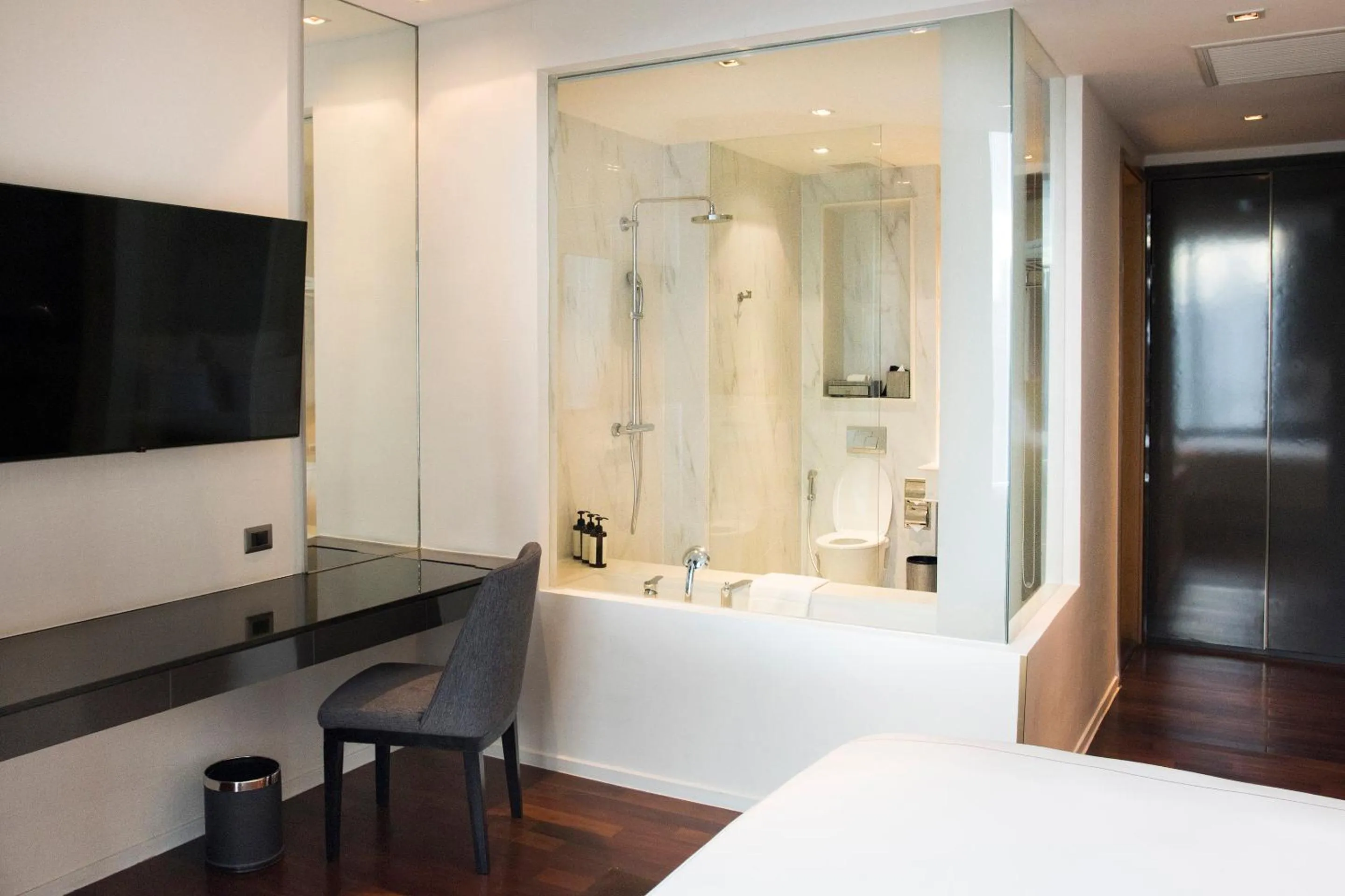 Bathroom, Bed in MUU Bangkok, Small Luxury Hotels of the World