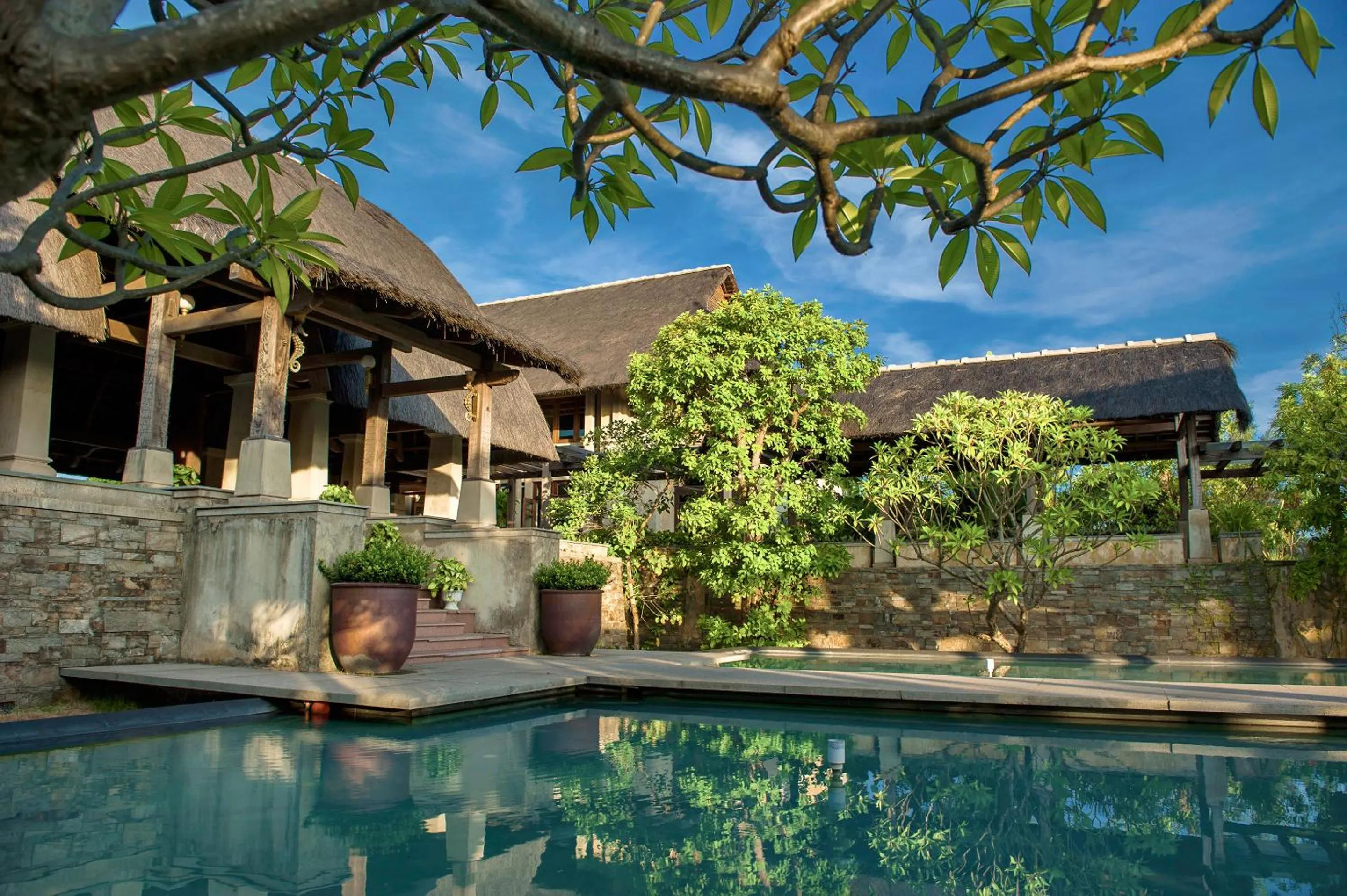 Facade/entrance in Sun Spa Resort & Villa