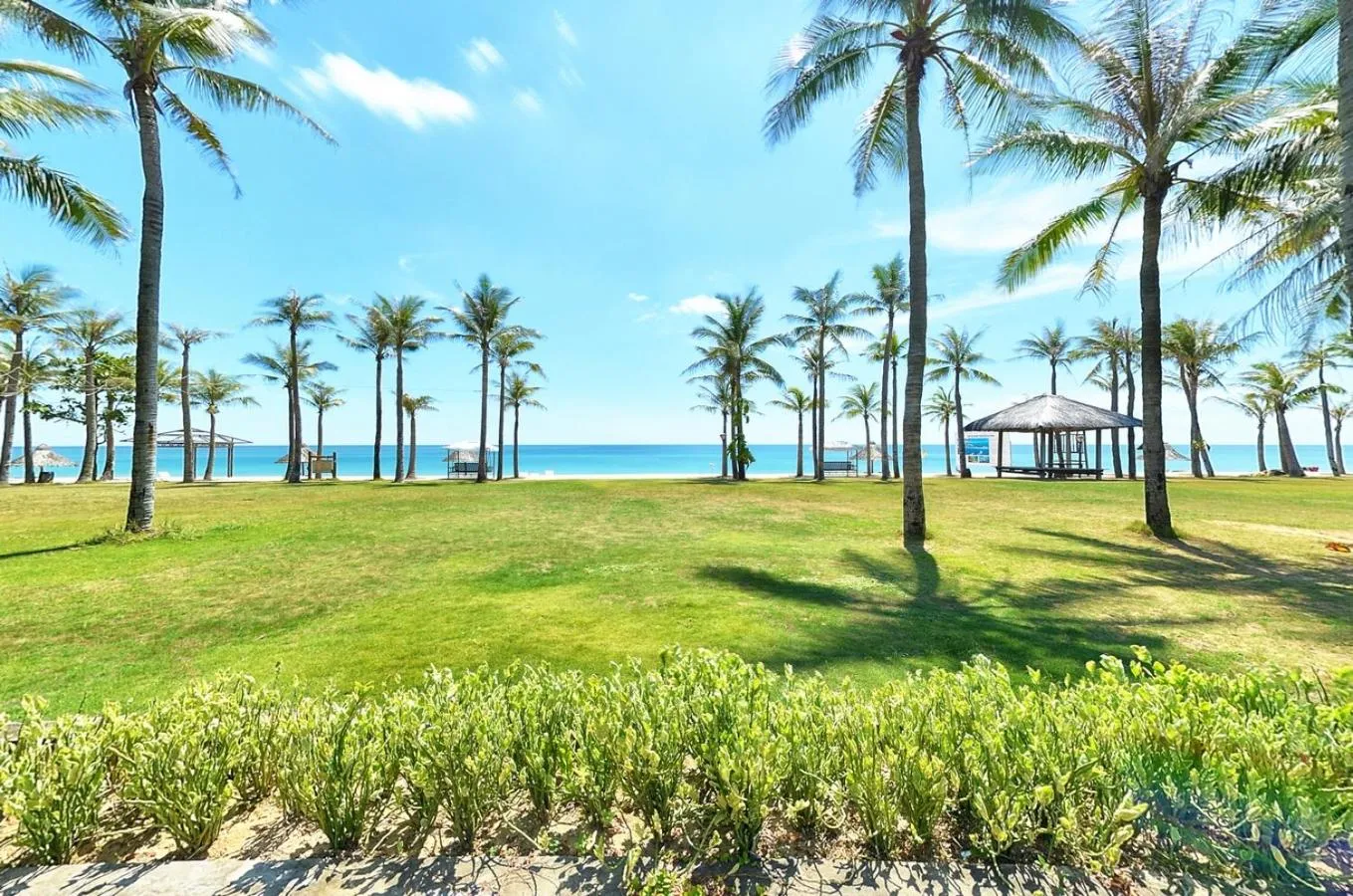 Beach in Sun Spa Resort & Villa