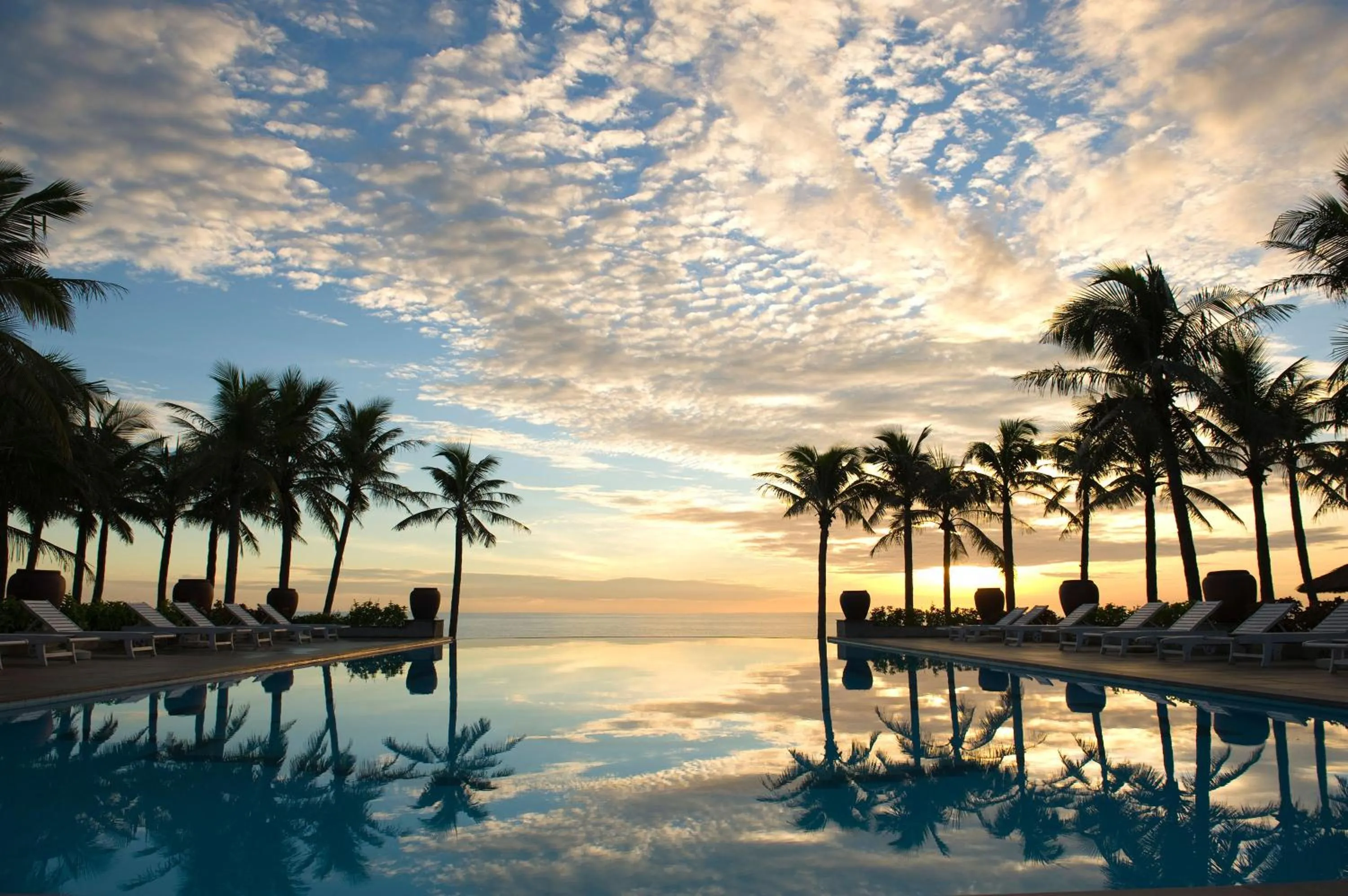 Facade/entrance in Sun Spa Resort & Villa