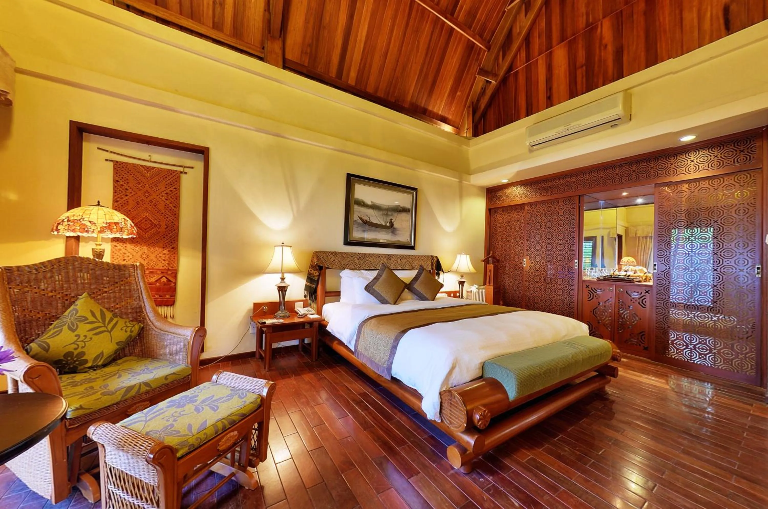 Bed in Sun Spa Resort & Villa