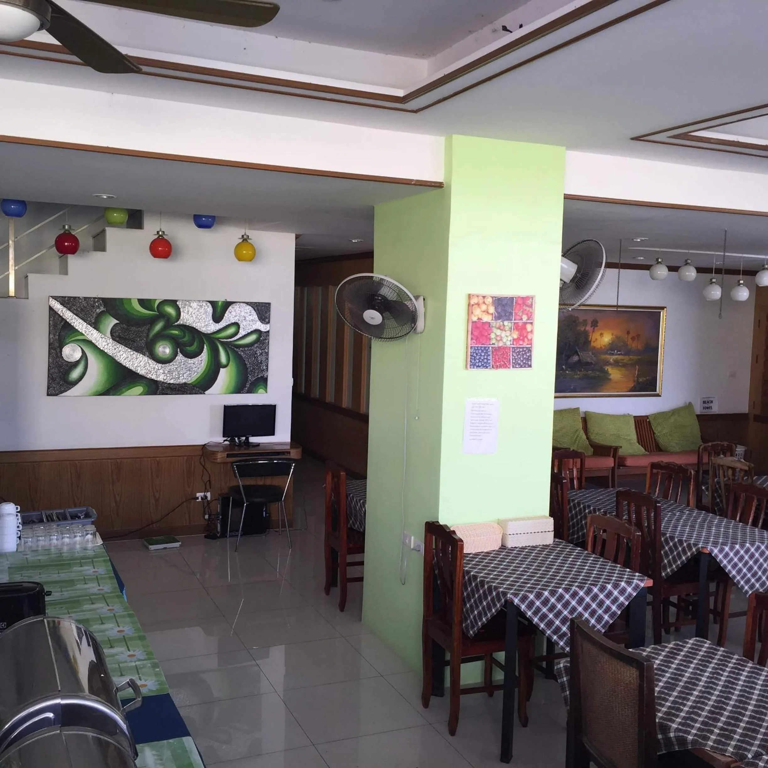 Restaurant/places to eat in Green Harbor Hotel & Service Apartment