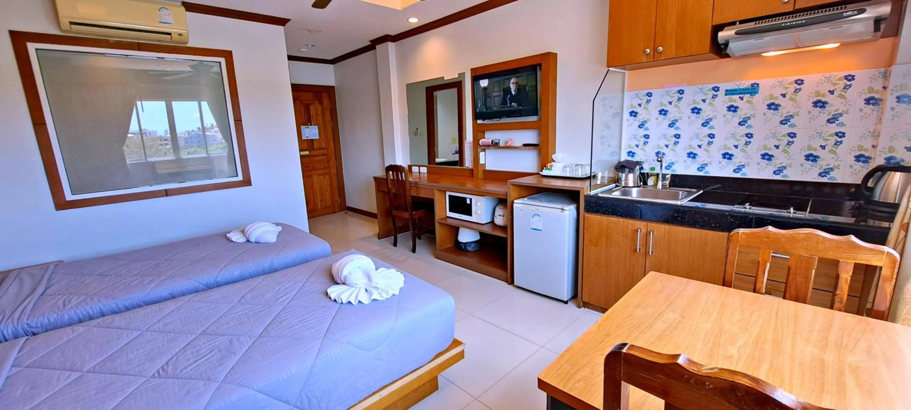 TV and multimedia, Bed in Green Harbor Hotel & Service Apartment