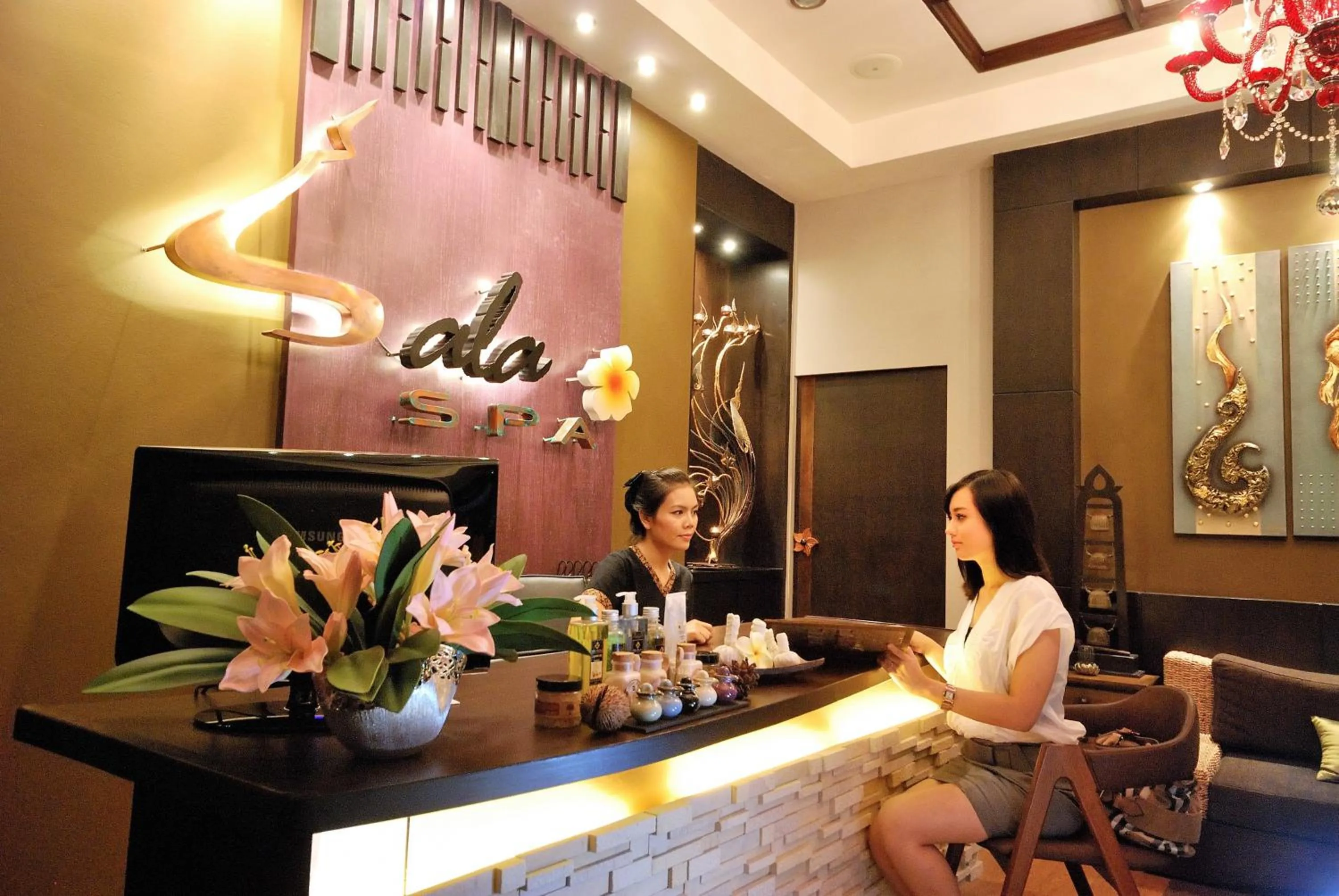 Spa and wellness centre/facilities in Nouvo City Hotel