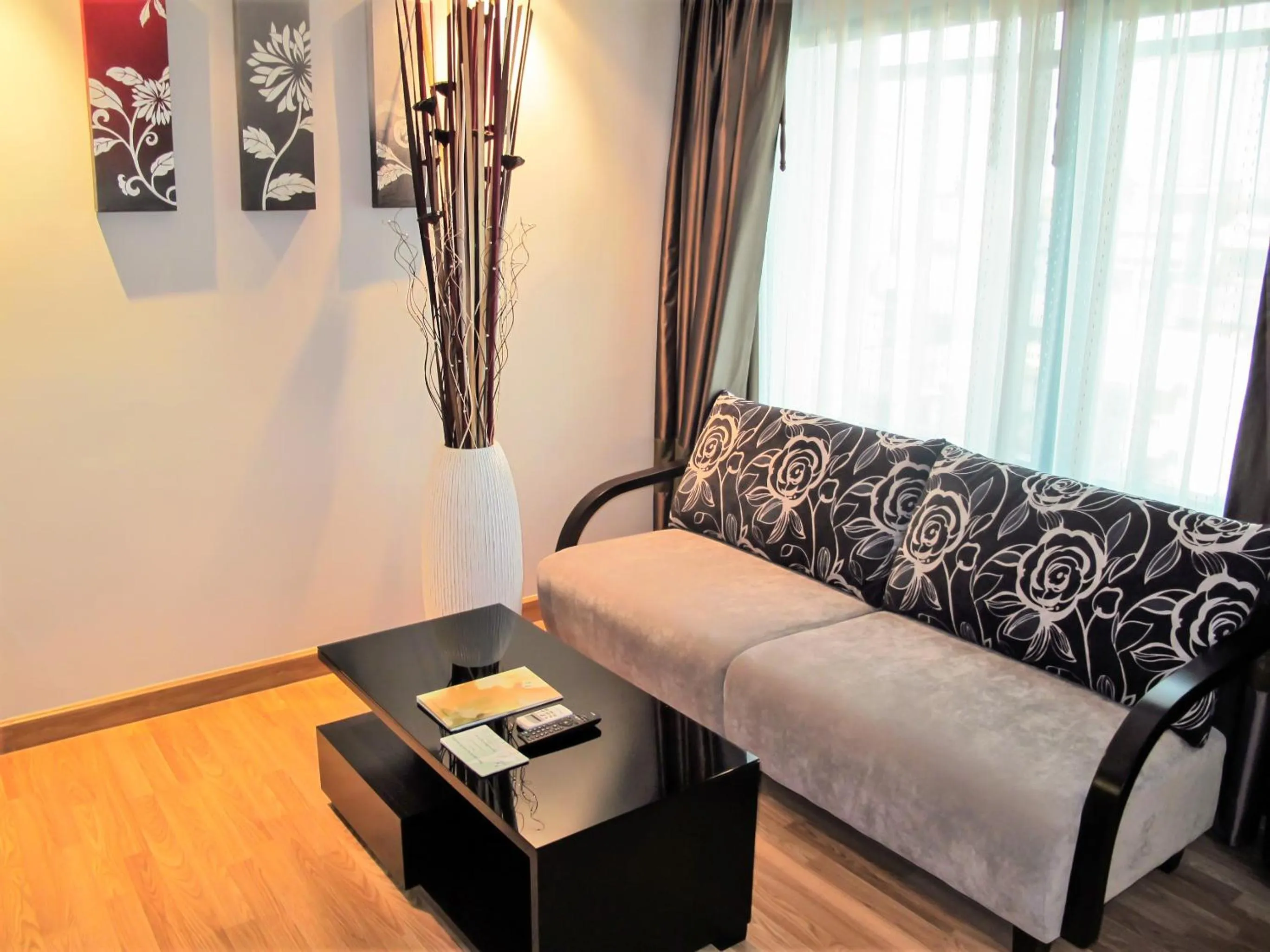 Seating area in Nouvo City Hotel