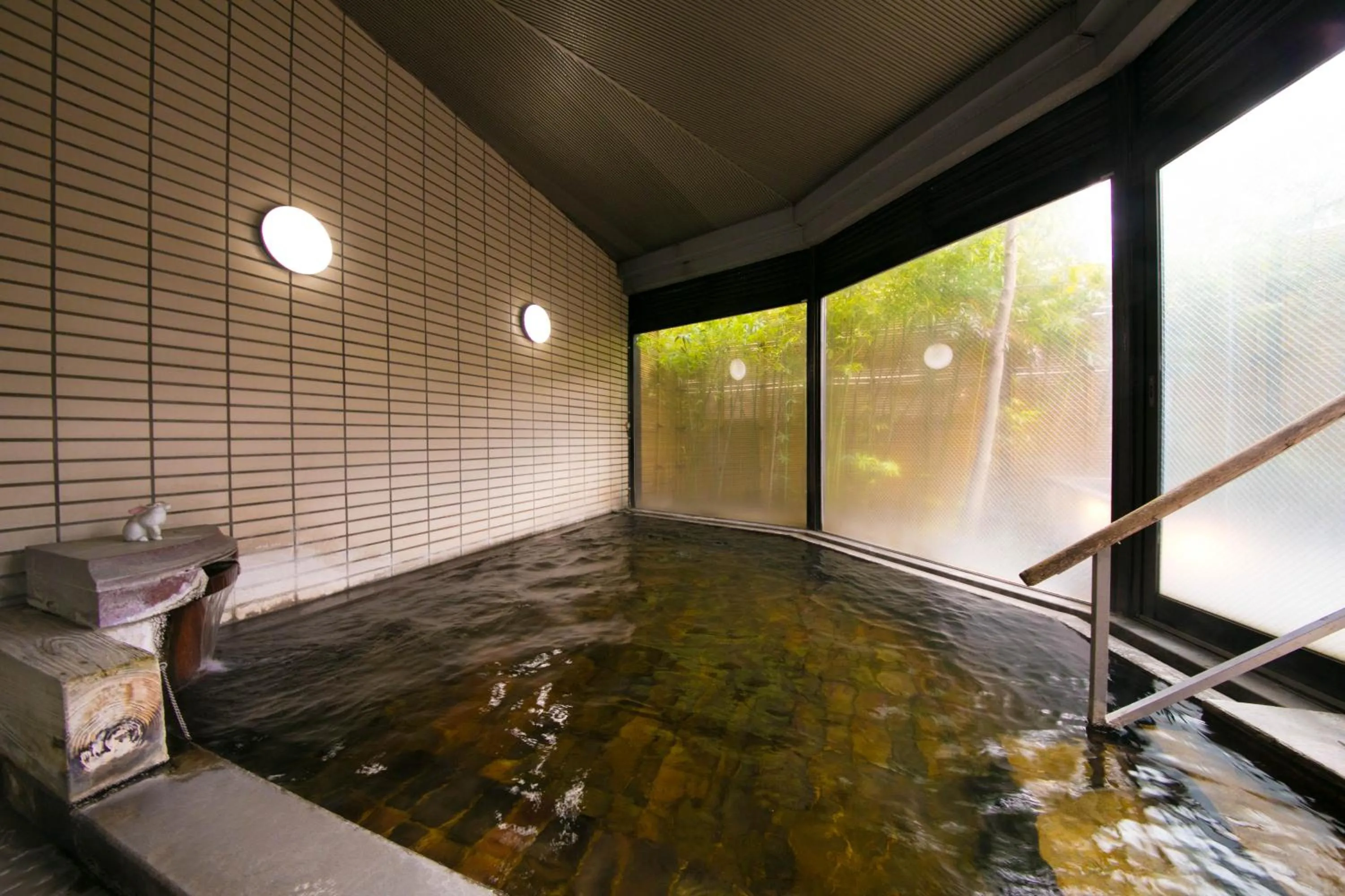 Hot Spring Bath in Yufuin Kaorinosato Hanamura